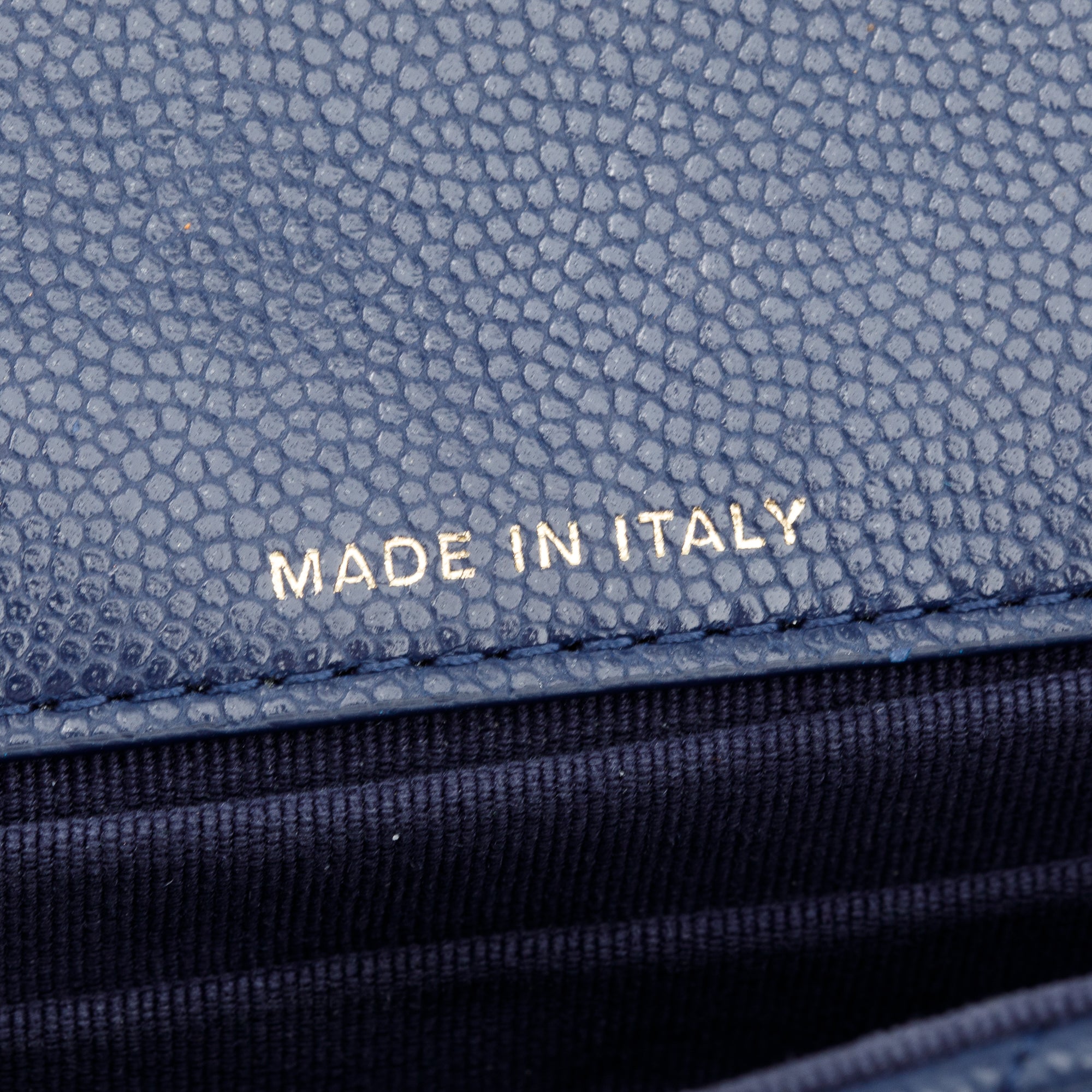 Chanel 2022 Navy Quilted Caviar Leather Twist Your Button Flap Phone Holder Crossbody Bag