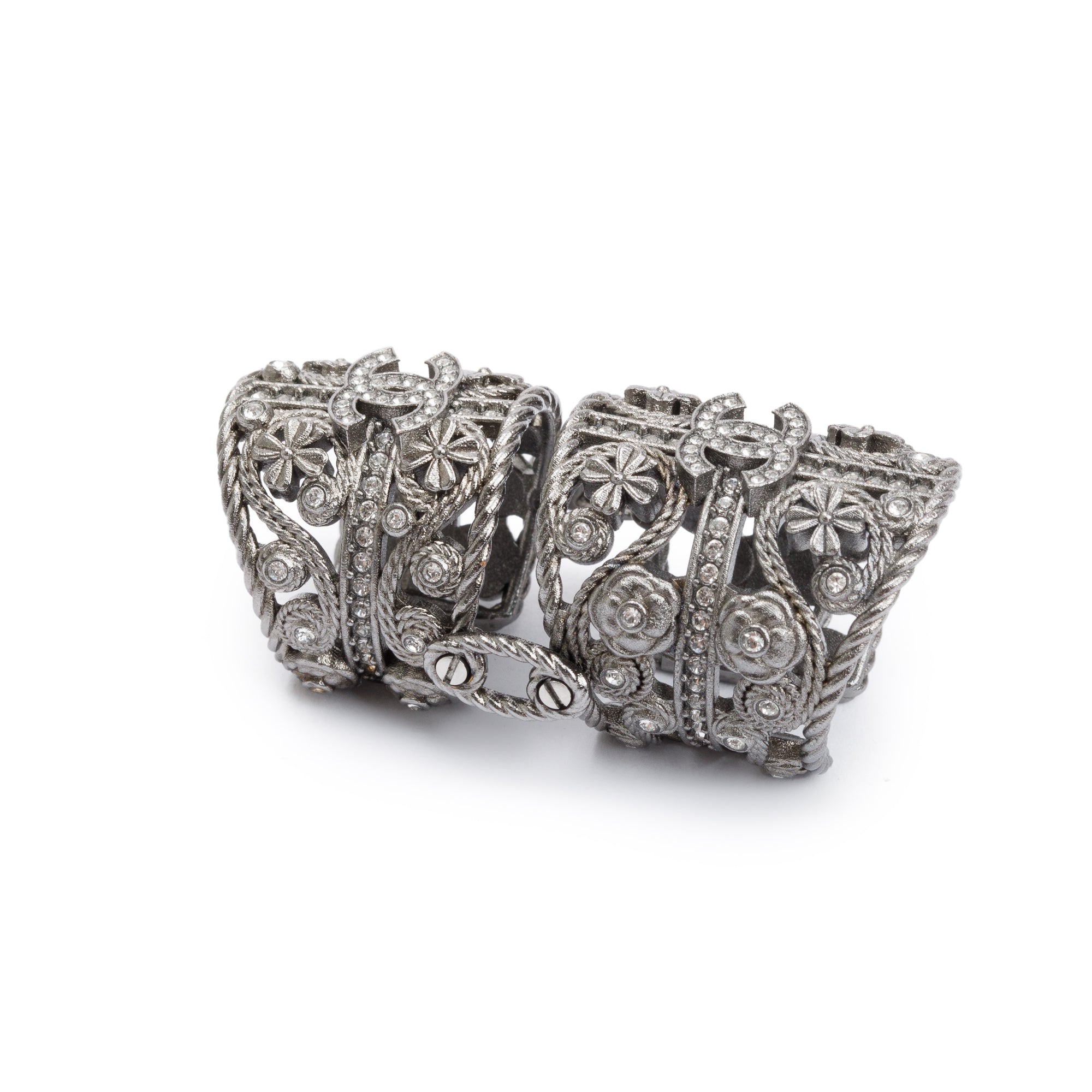 Chanel 2022 Ruthenium Plated Strass CC Armor Knuckle Ring, Size 6.5