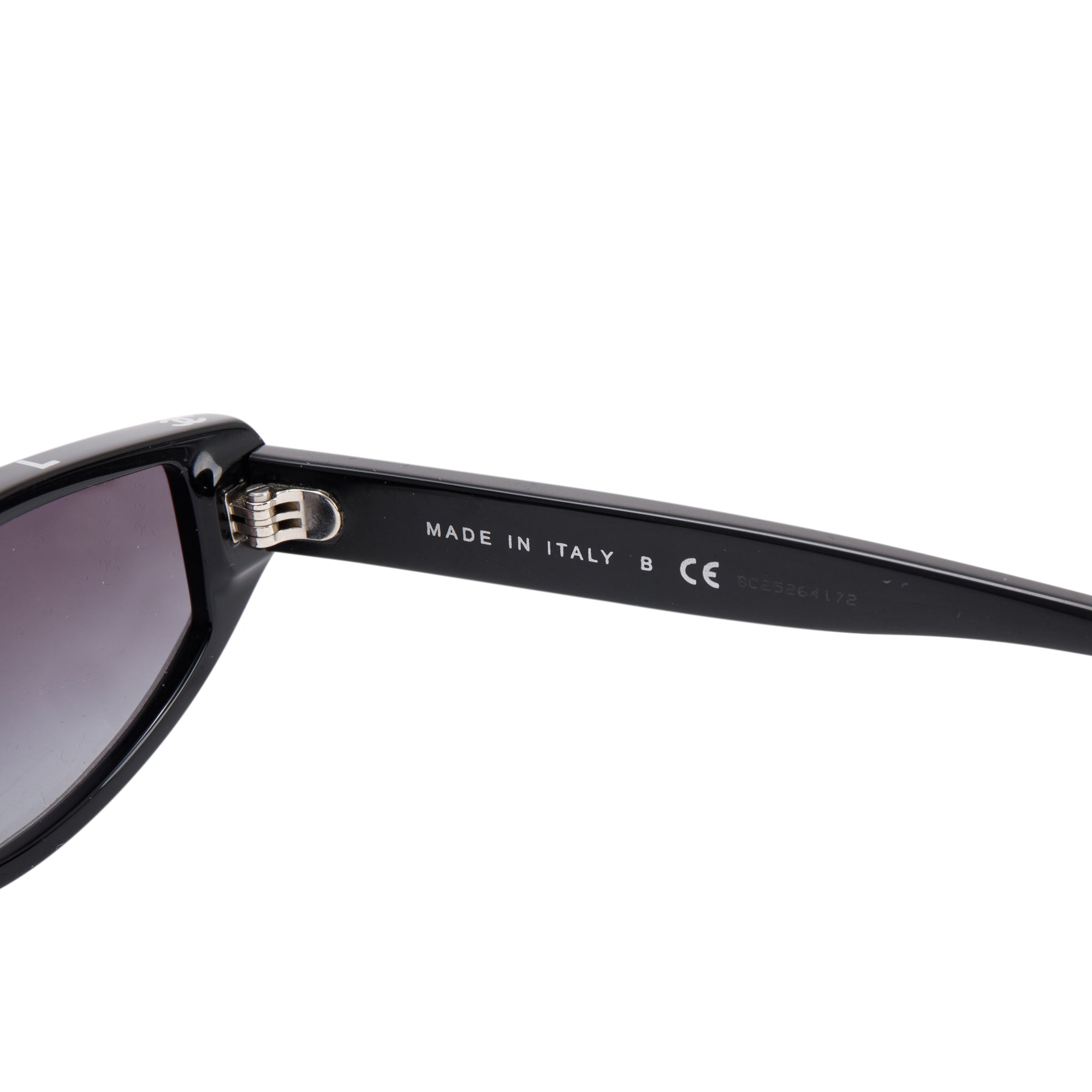 Chanel 5415-A CC Logo Oval Sunglasses w/ Box & Case