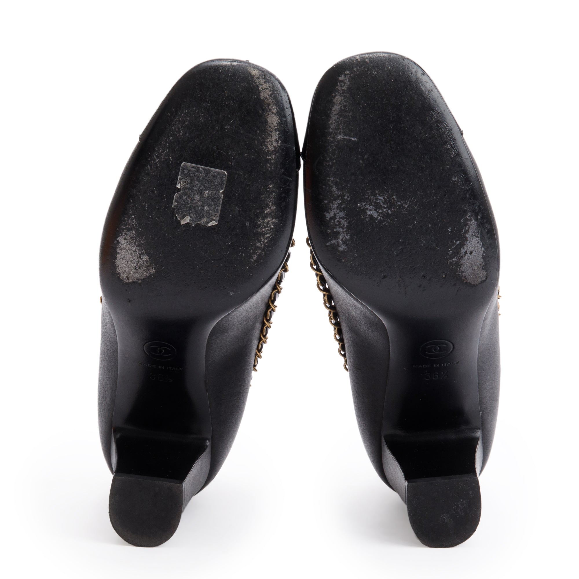 Chanel Black Leather Interlocking CC Logo Chain Around Pumps, Size 36.5 w/ Box