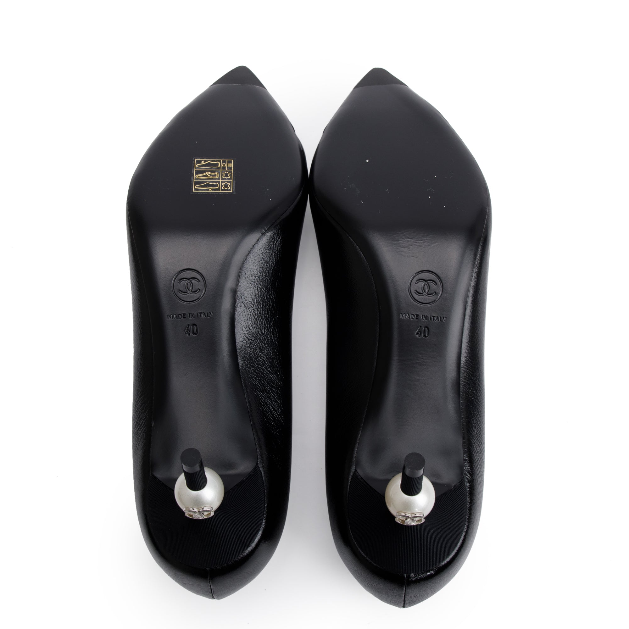 Chanel Black Leather/Grosgrain Faux Pearl Interlocking CC Pumps, Size 40
