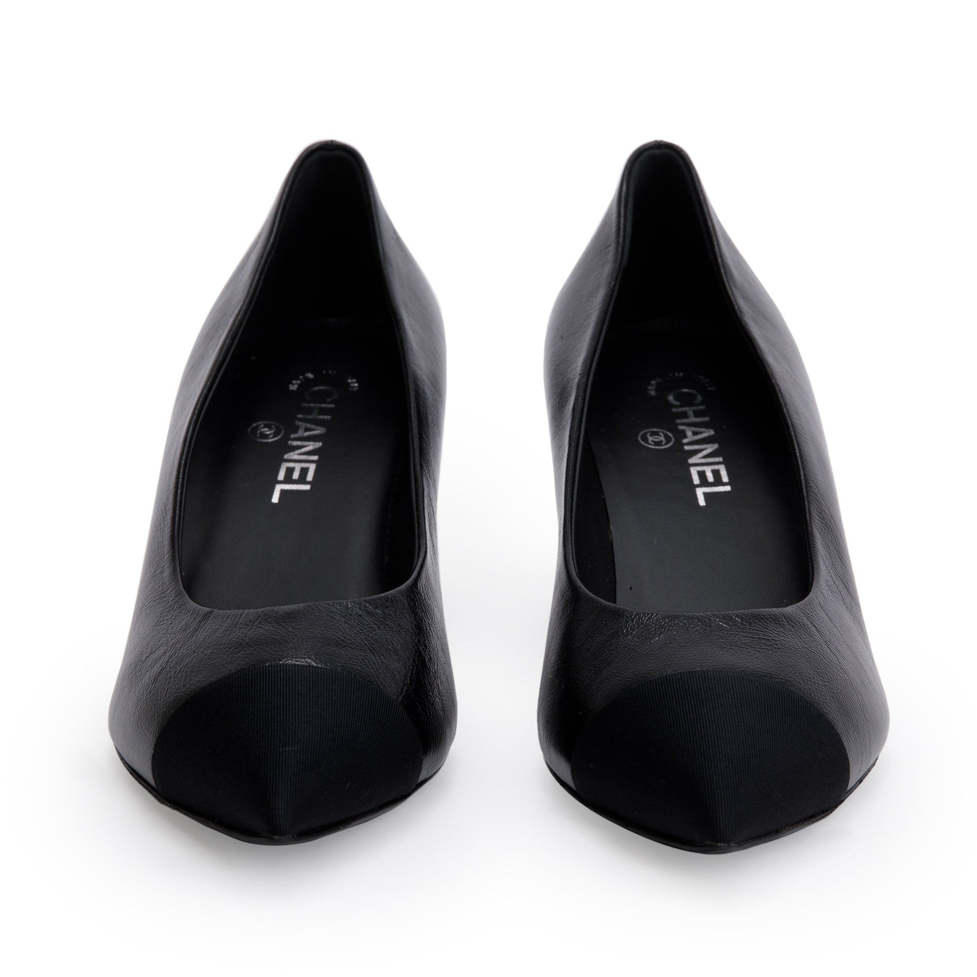 Chanel Black Leather/Grosgrain Faux Pearl Interlocking CC Pumps, Size 40