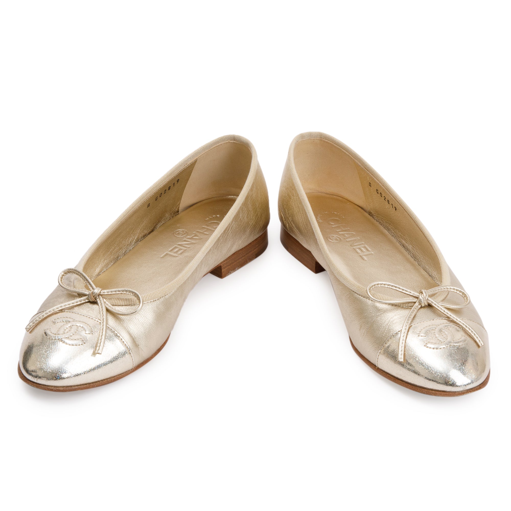 Chanel Gold Lambskin Interlocking CC Logo Flats, Size 38 w/ box