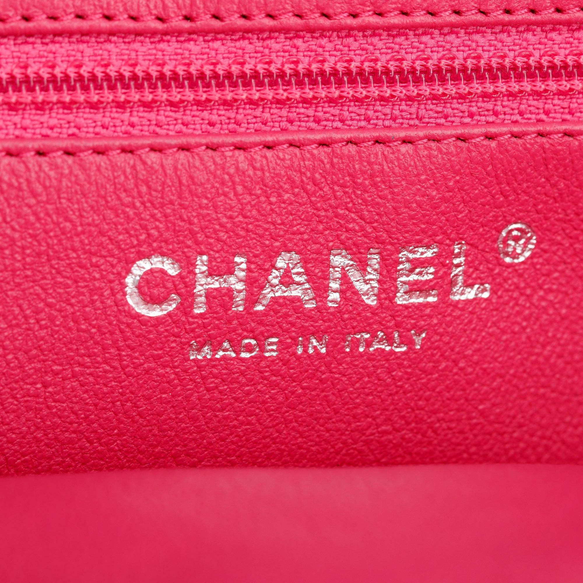 Chanel Pink Quilted Lambskin Leather Timeless Frame Clutch w/ Authenticity Card