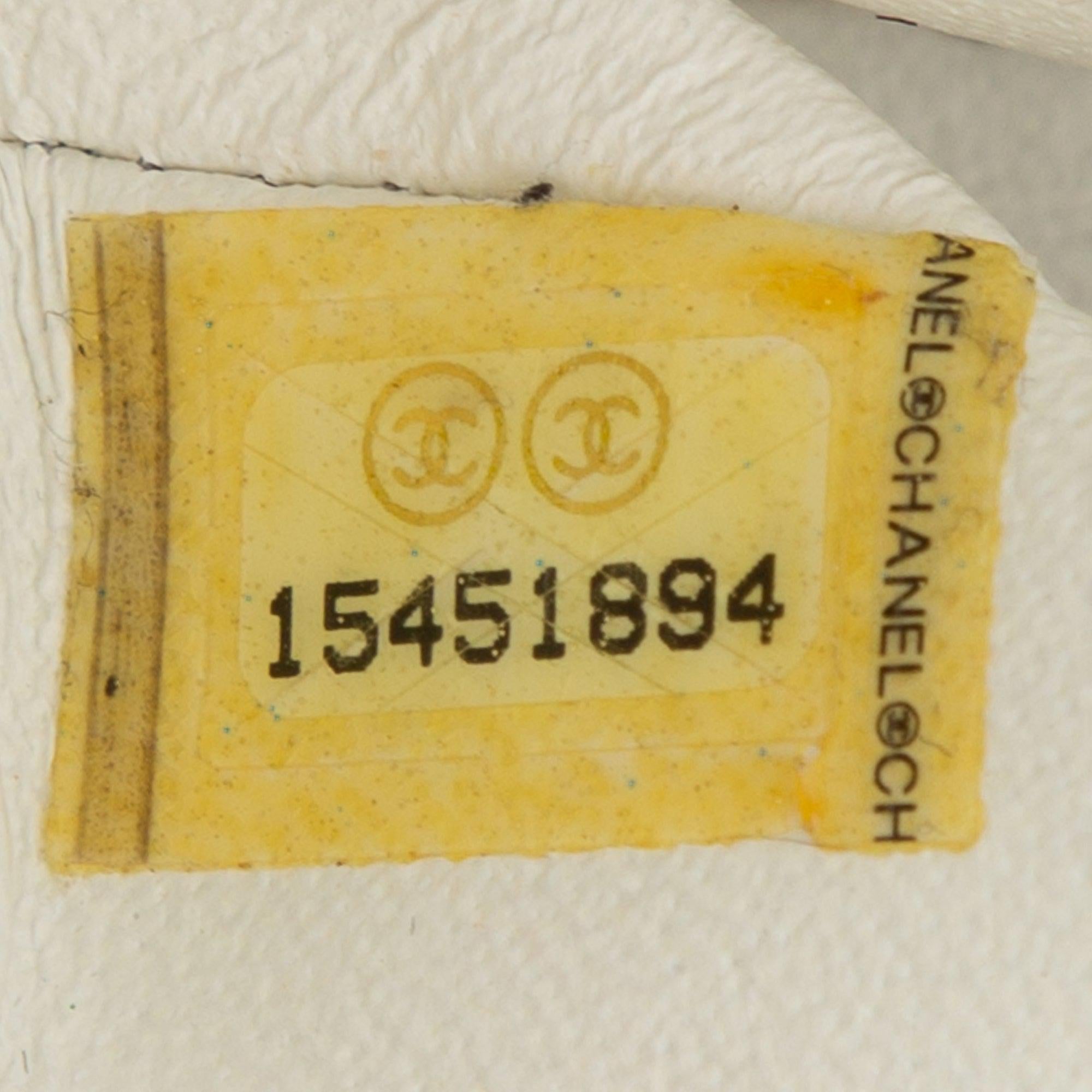 Chanel White Caviar Classic Medium Double Flap Bag w/ Box & Authenticity Card