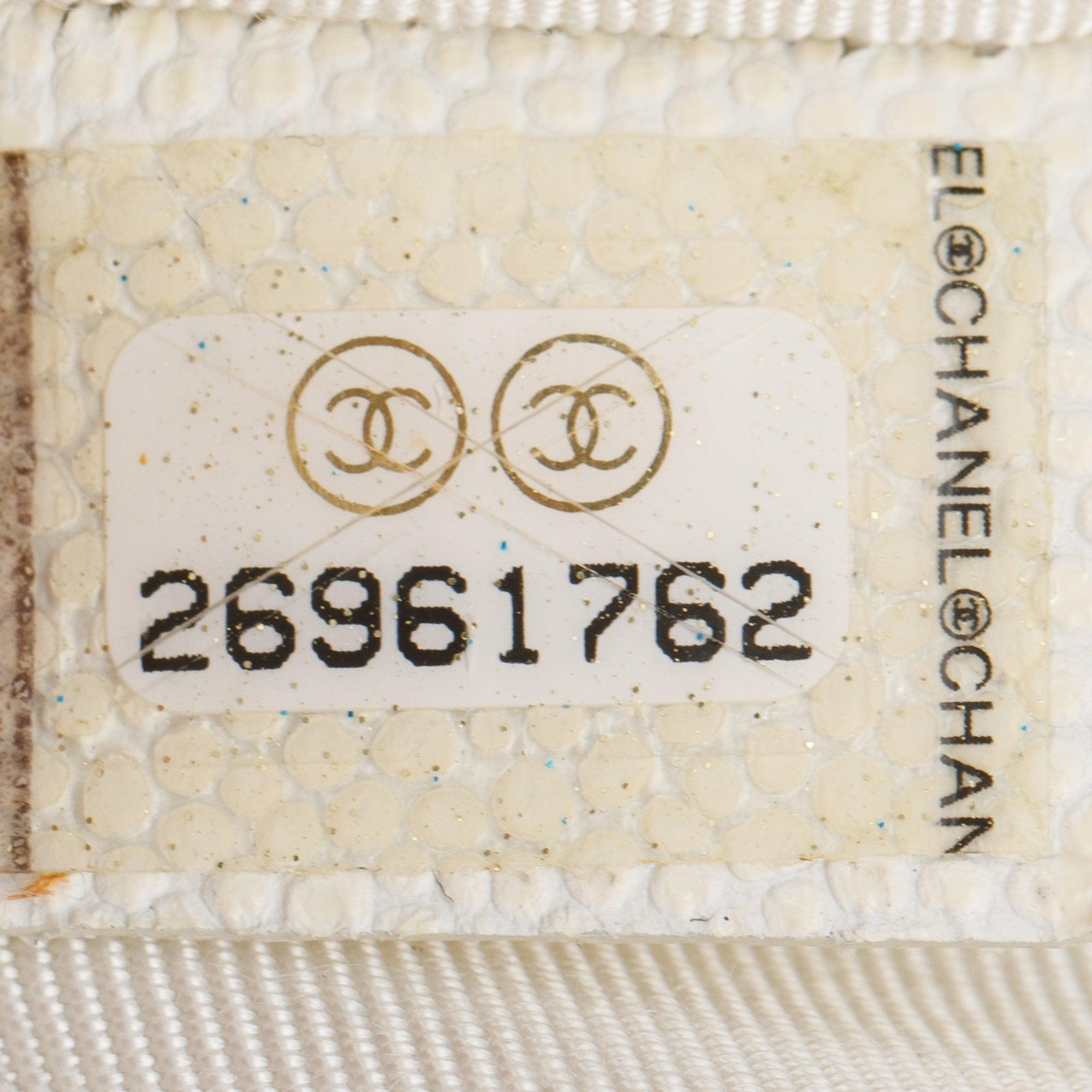 Chanel White Quilted Caviar Leather Medium O-Case Clutch w/ Authenticity Card