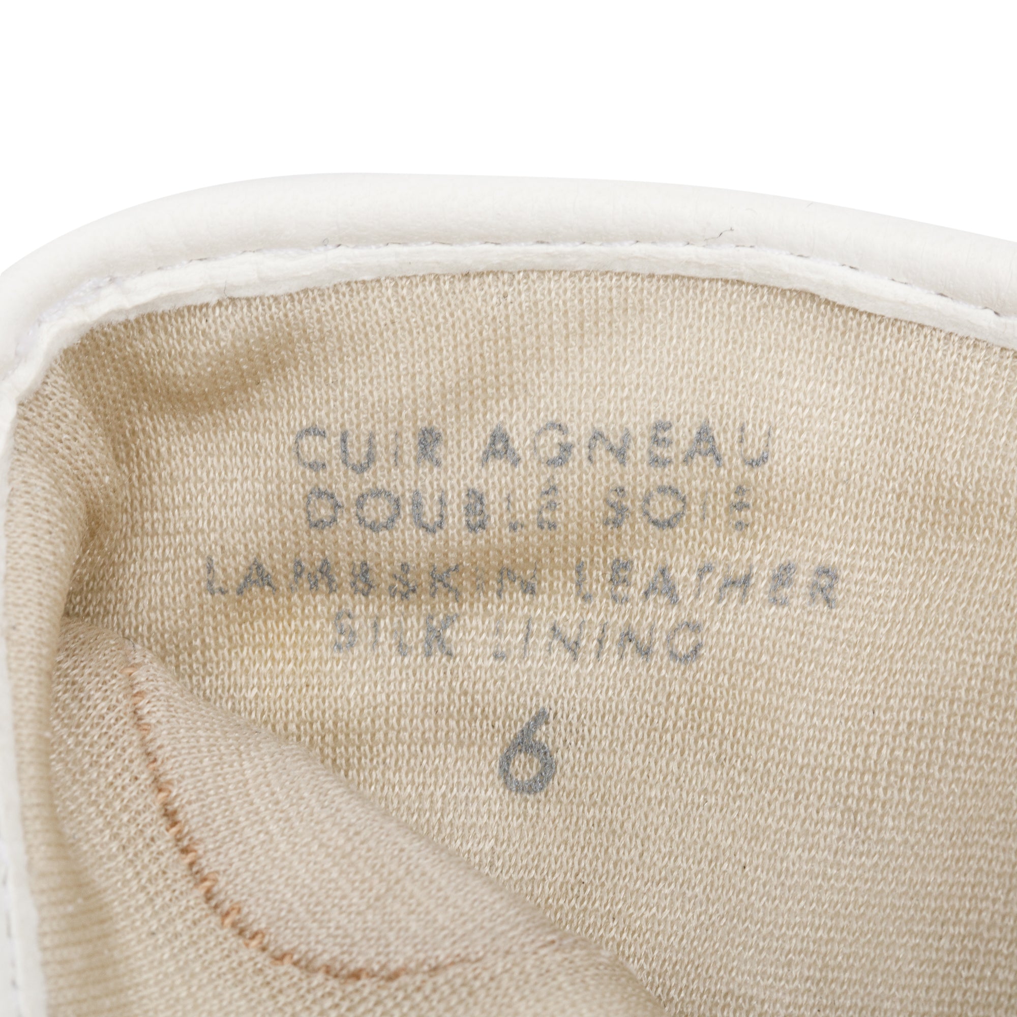 Chanel White Quilted Leather Interlocking CC Gloves