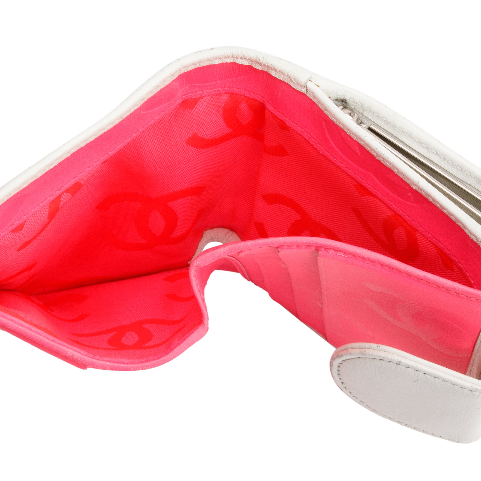 Chanel White/Black Quilted Lambskin Leather Ligne Cambon French Compact Wallet