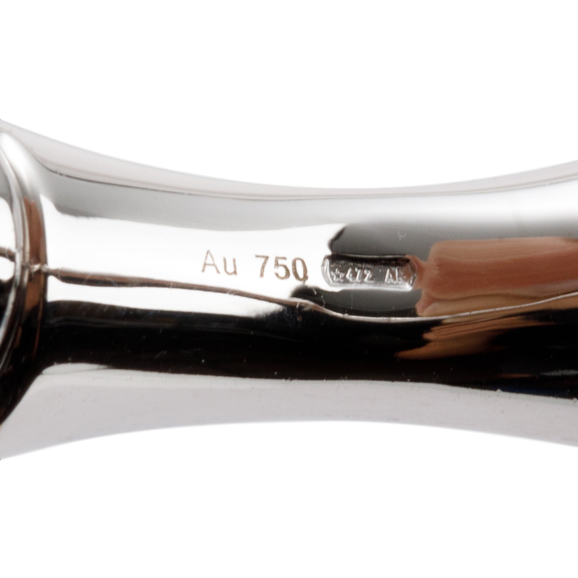 Gucci 18k White Gold Bamboo Bangle Bracelet
