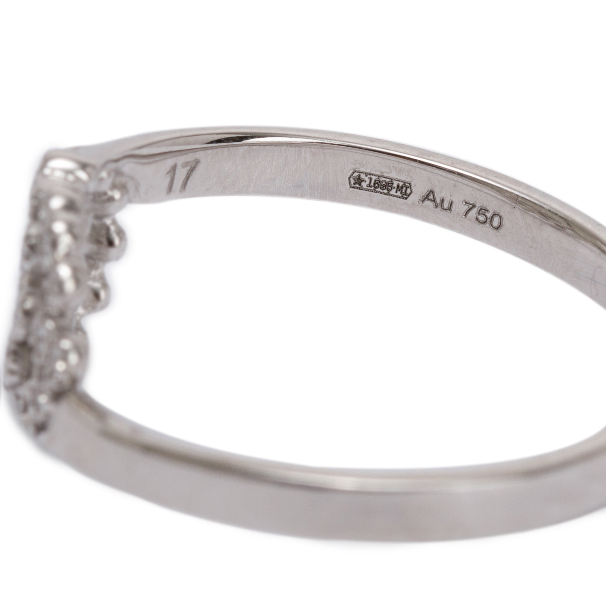 Gucci 18k White Gold GG Running Diamond Ring w/ Box