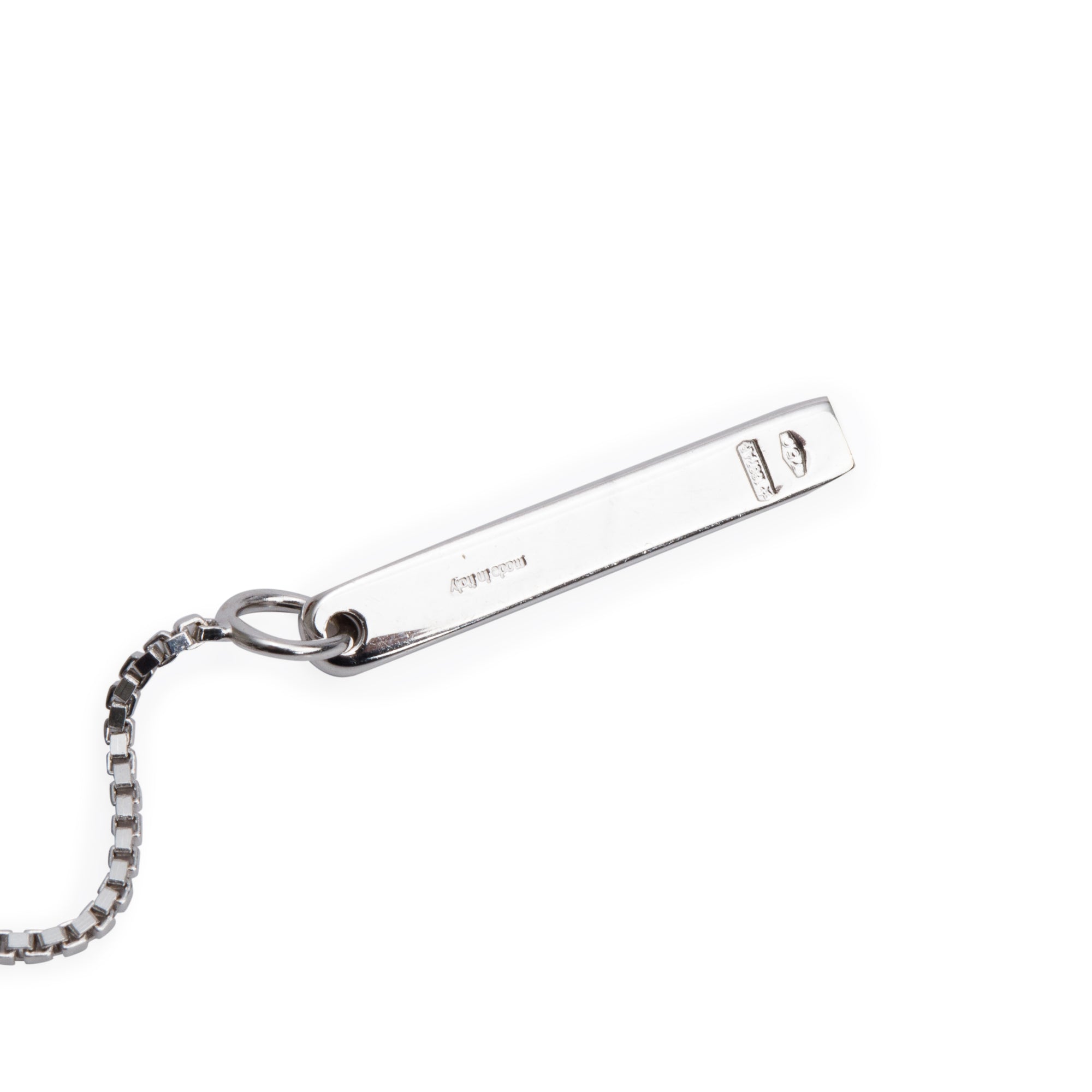 Gucci 18k White Gold Logo Lariat Necklace