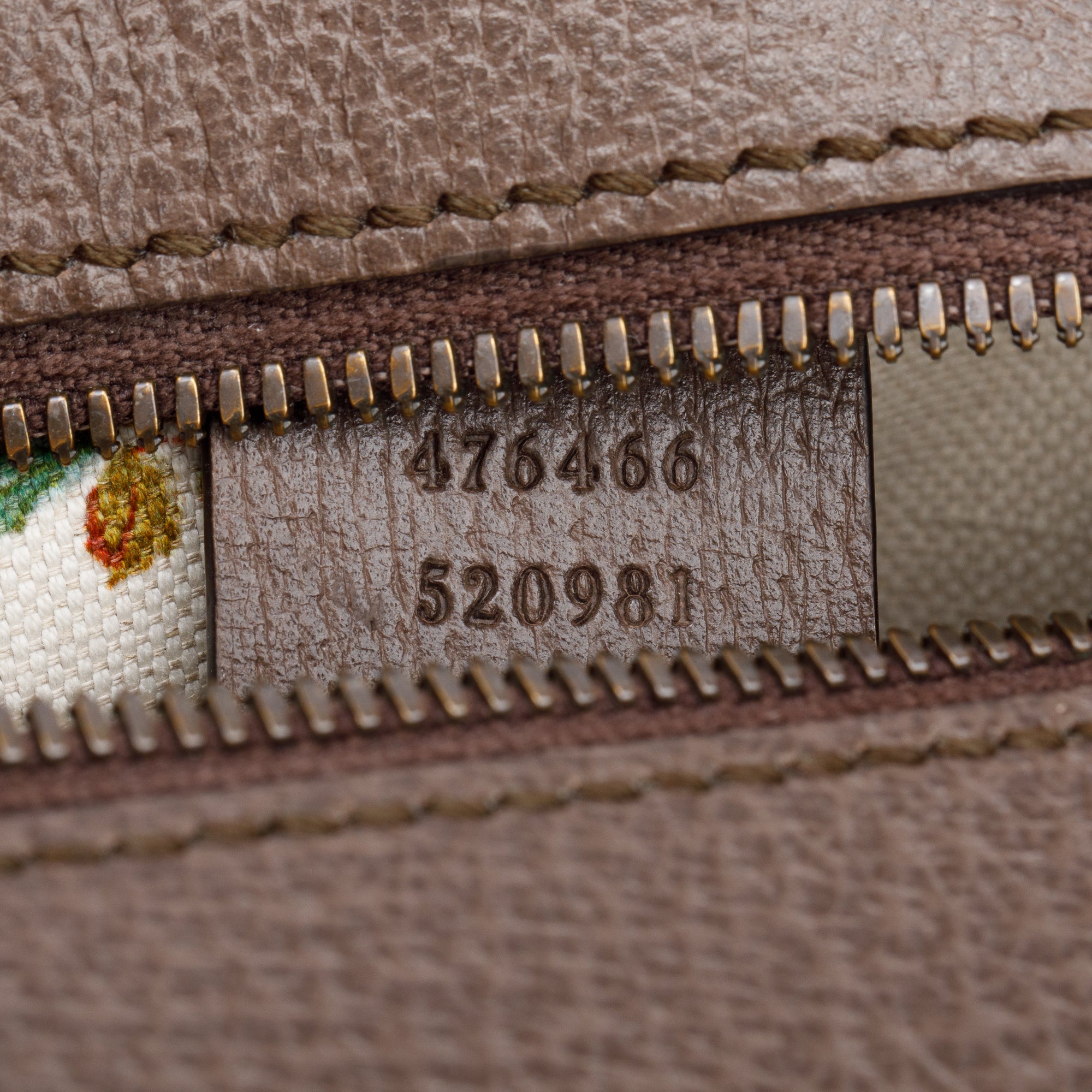 Gucci 2022 Neo Vintage GG Supreme Messenger Bag w/ Box & Receipt