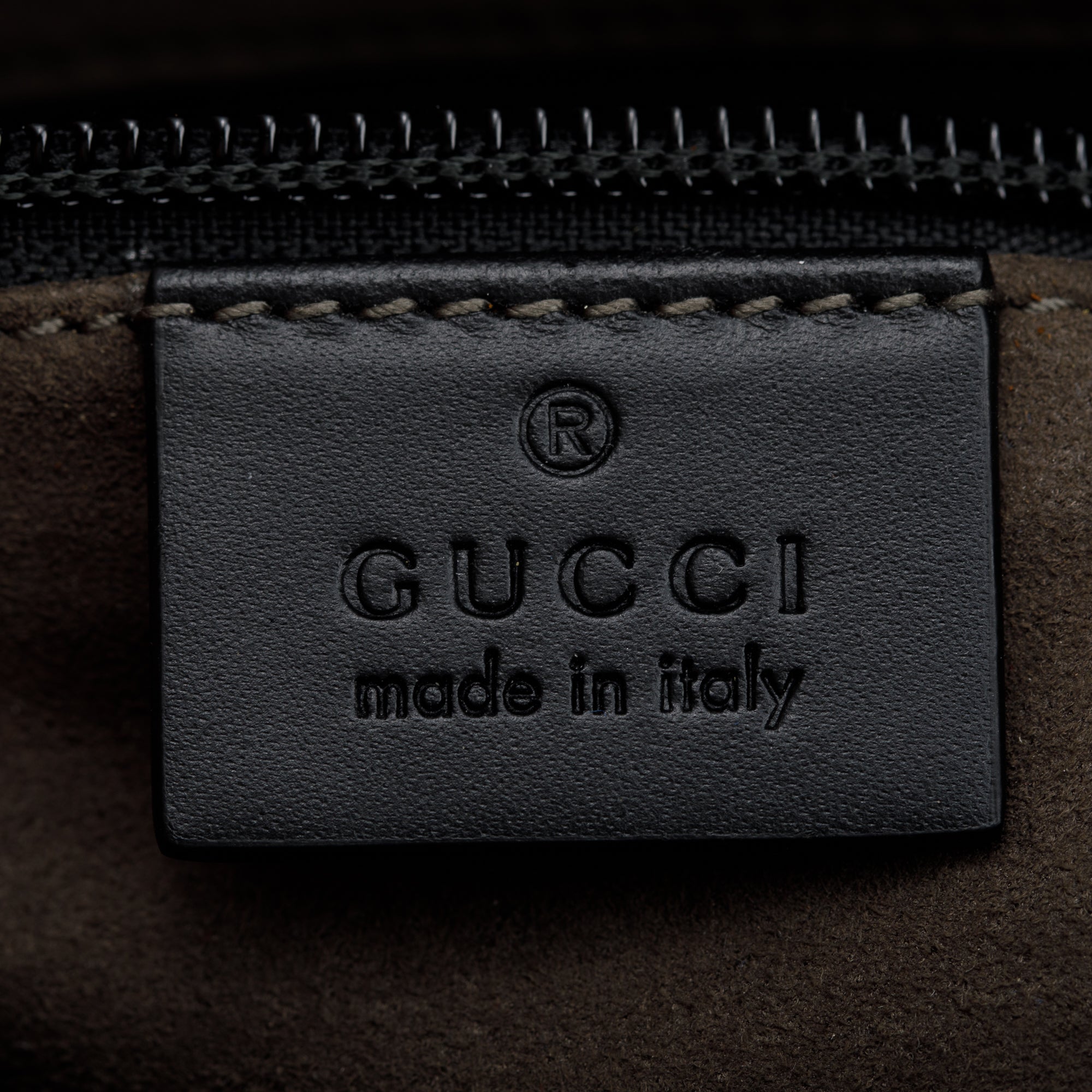 Gucci Black GG Signature Leather Medium Messenger Bag w/ Box