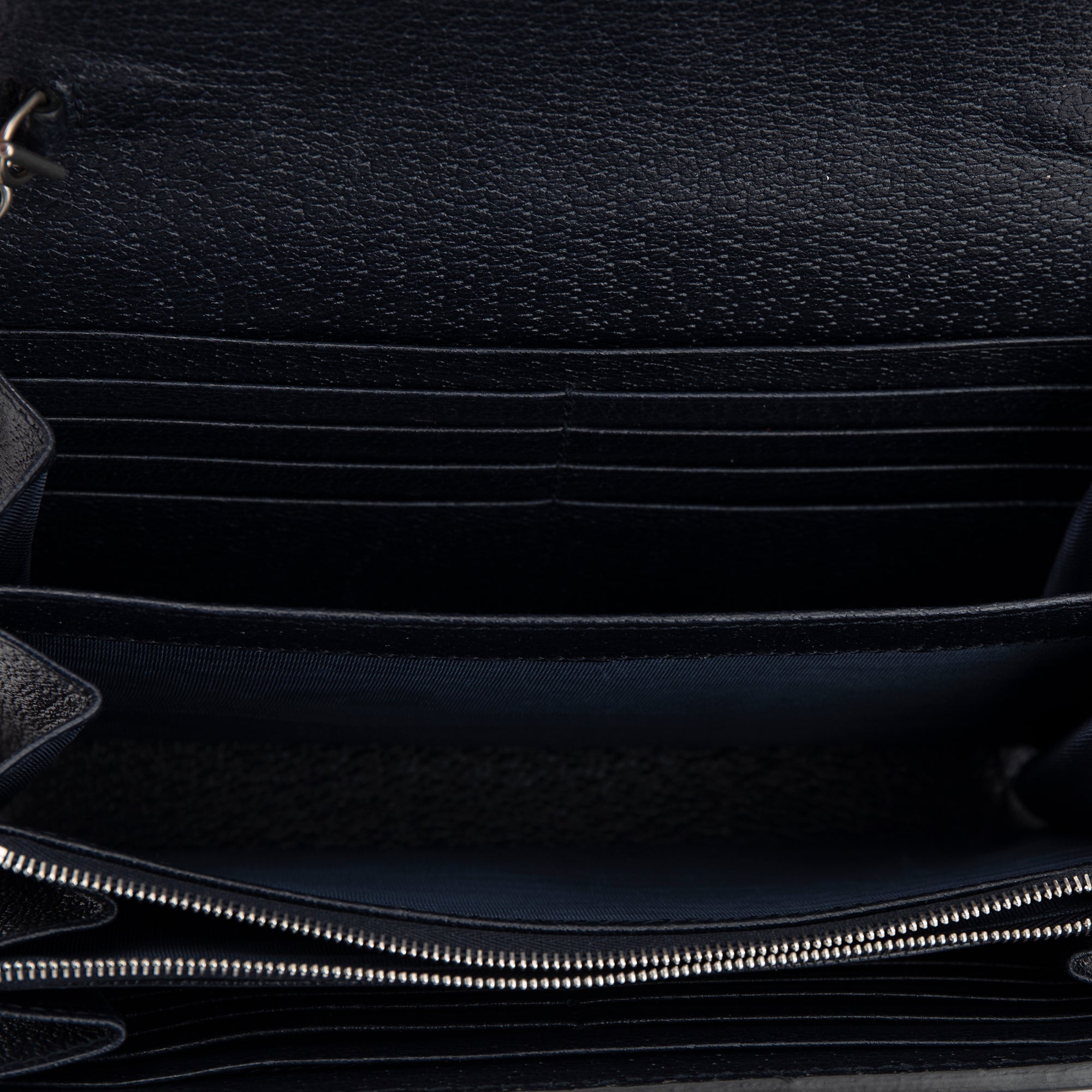 Gucci Dionysus GG Supreme Wallet on Chain