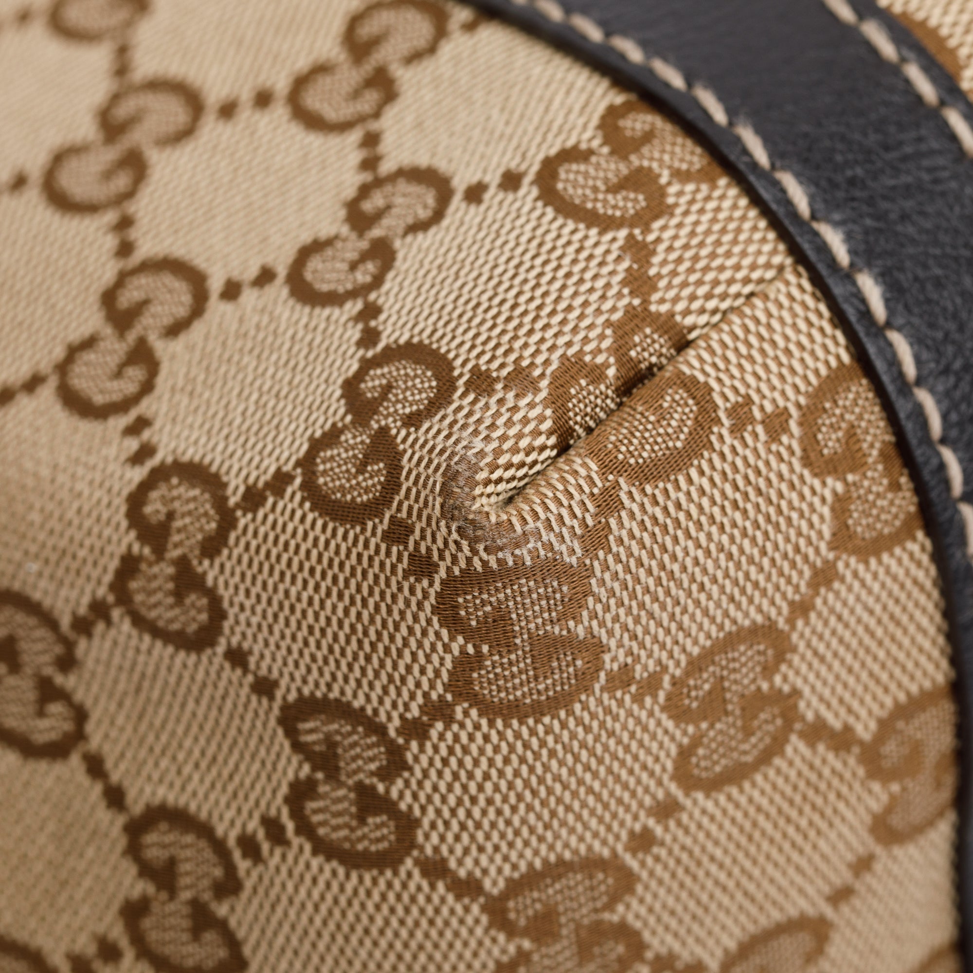 Gucci GG Canvas Web Medium New Ladies Shoulder Bag