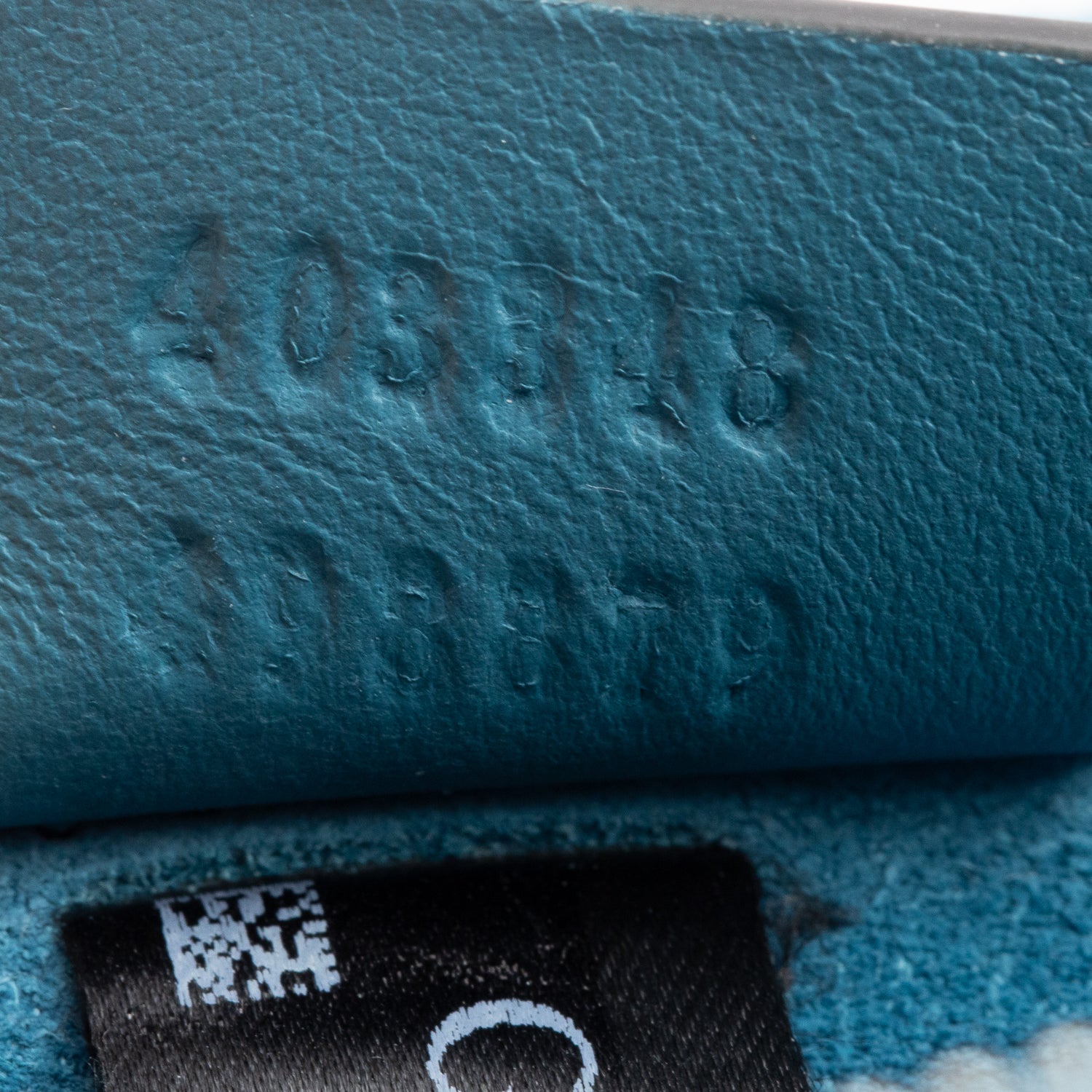 Gucci GG Supreme Angry Cat Embroidered Crystal Embellished Dionysus Medium Shoulder Bag