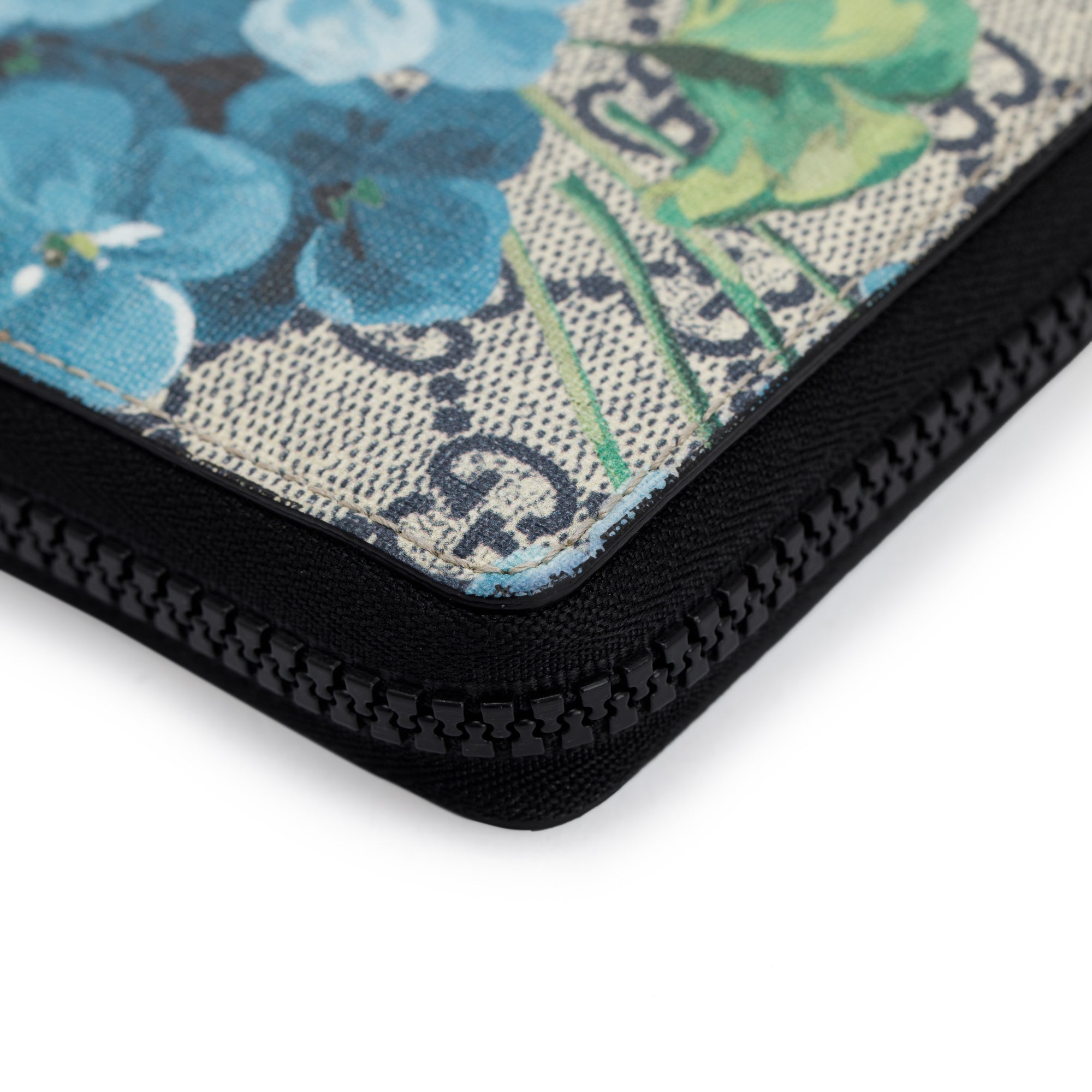 Gucci GG Supreme Blooms Zip Around Wallet