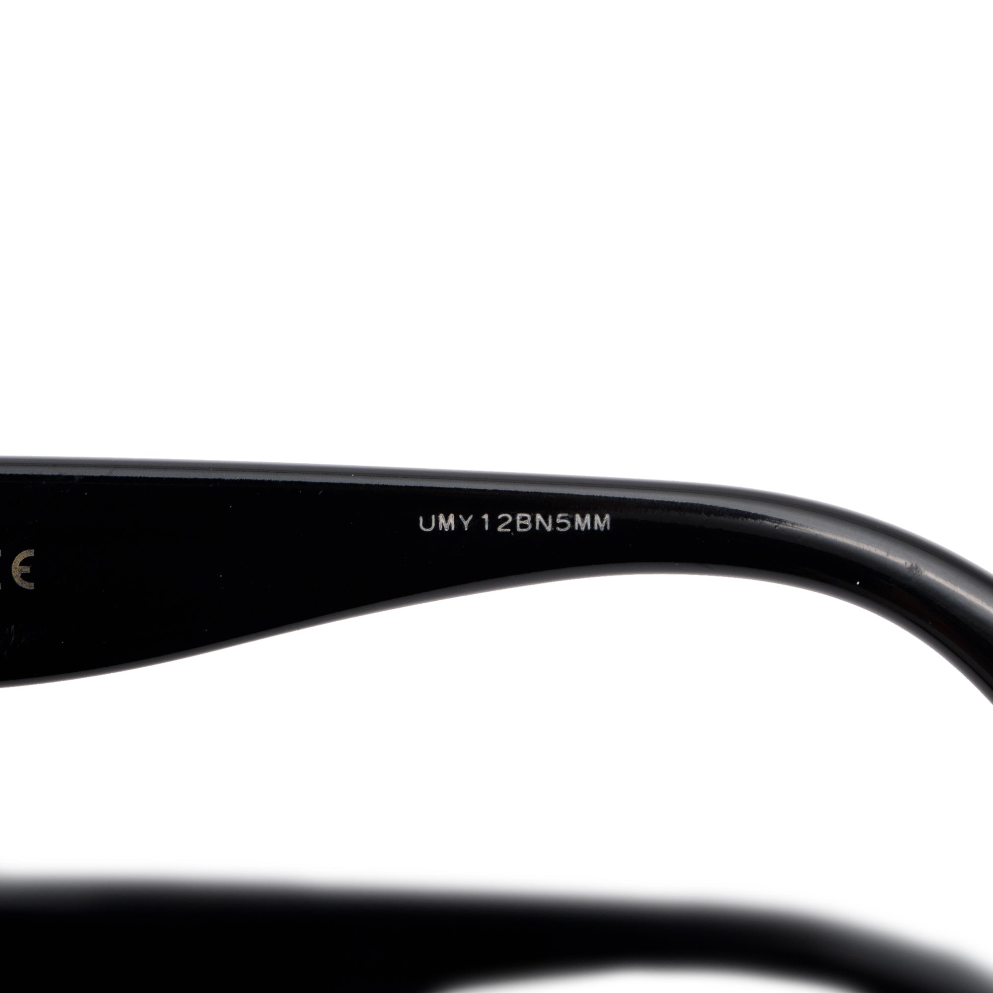 Gucci GG0327S Interlocking GG Cat Eye Sunglasses w/ Case