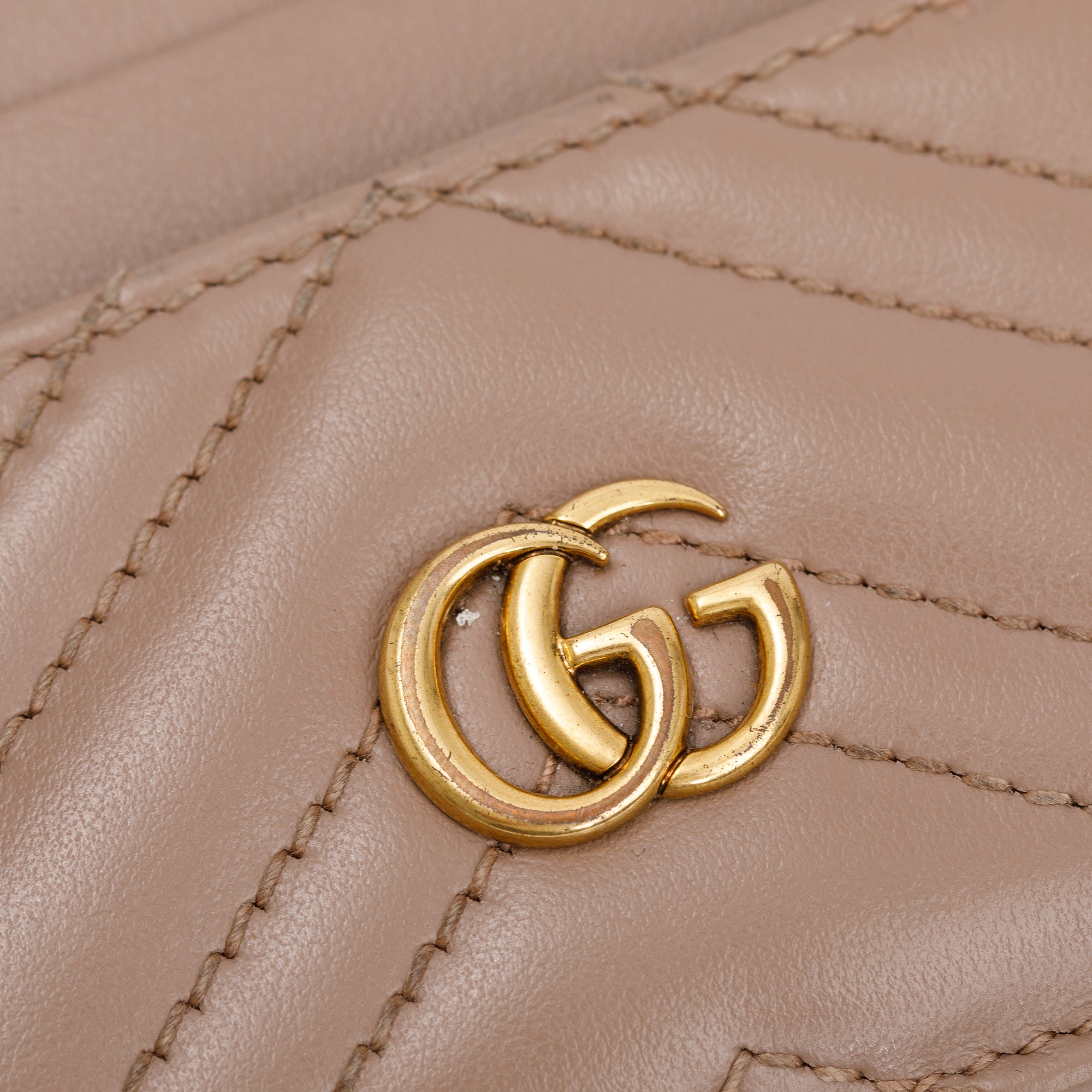 Gucci Neutral Calfskin Leather GG Marmont Card Holder w/ Box