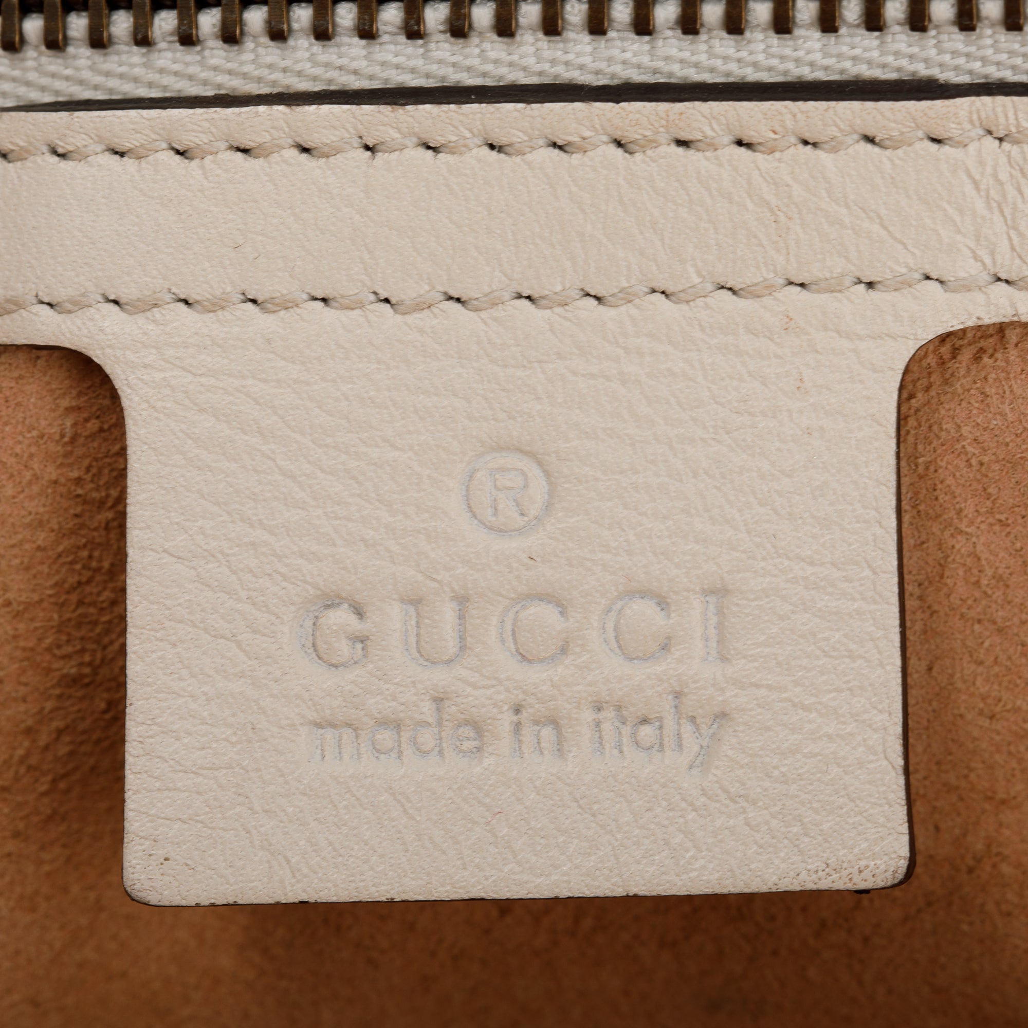 Gucci White GG Marmont Matelasse Medium Shoulder Bag w/ Box