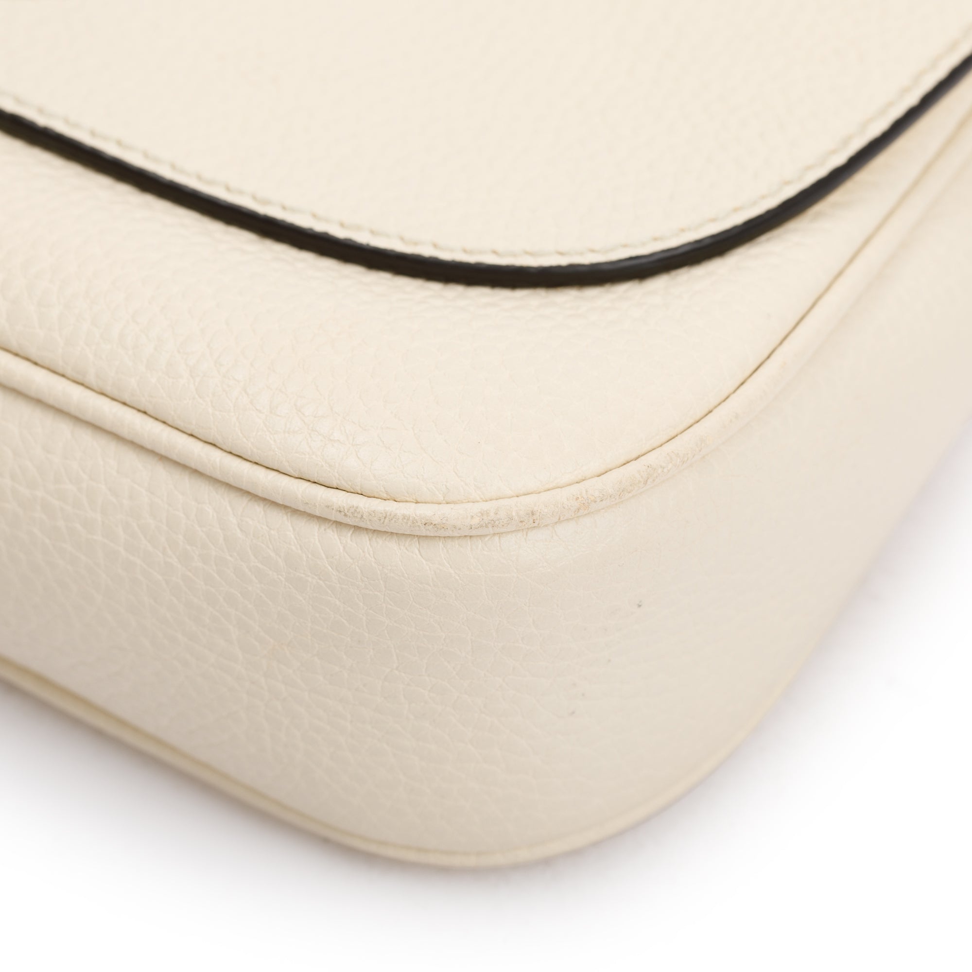 Gucci White Grained Calfskin Leather Medium Soho Chain Crossbody Bag w/ Box