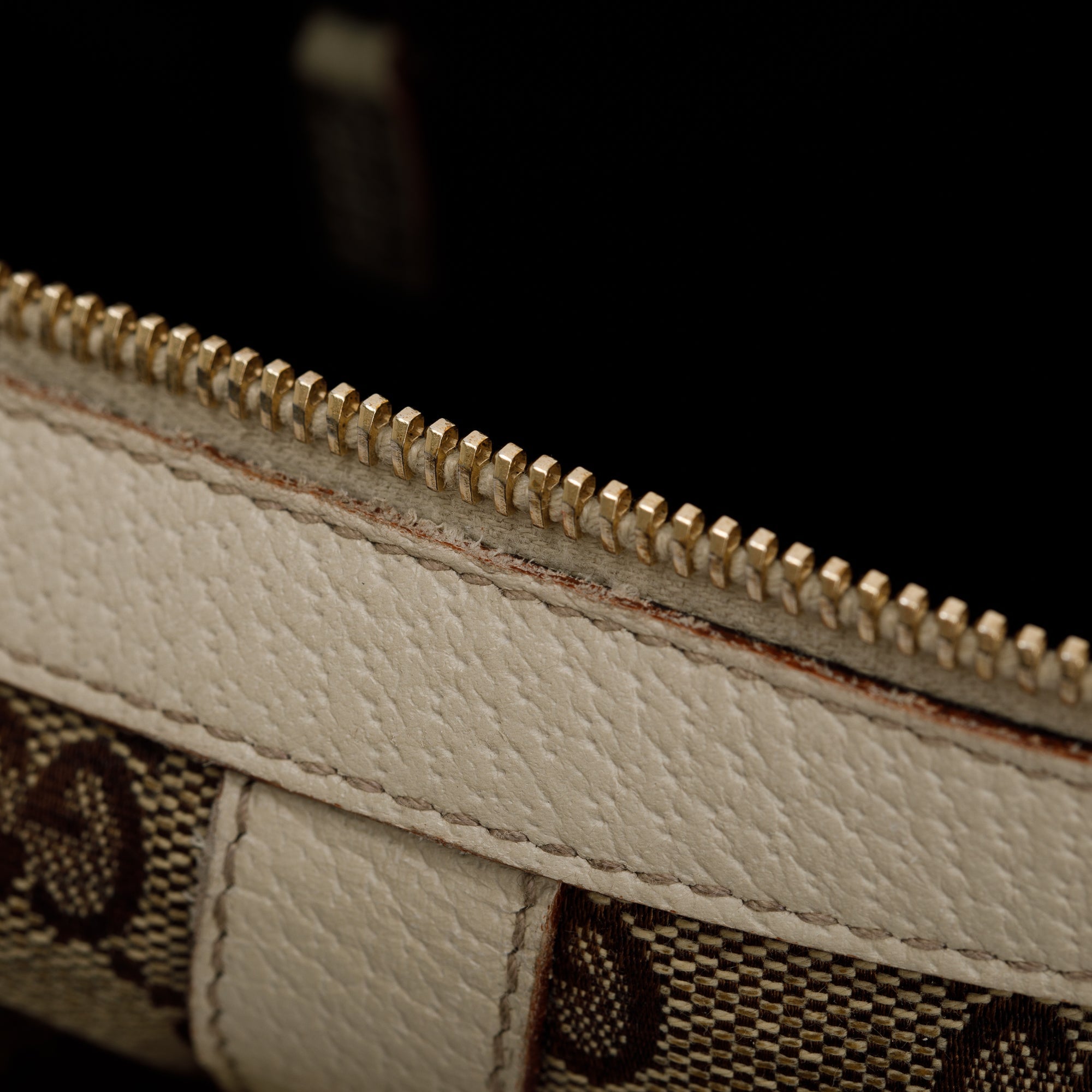 Gucci White Leather Trim GG Canvas Small Abbey Boston Bag