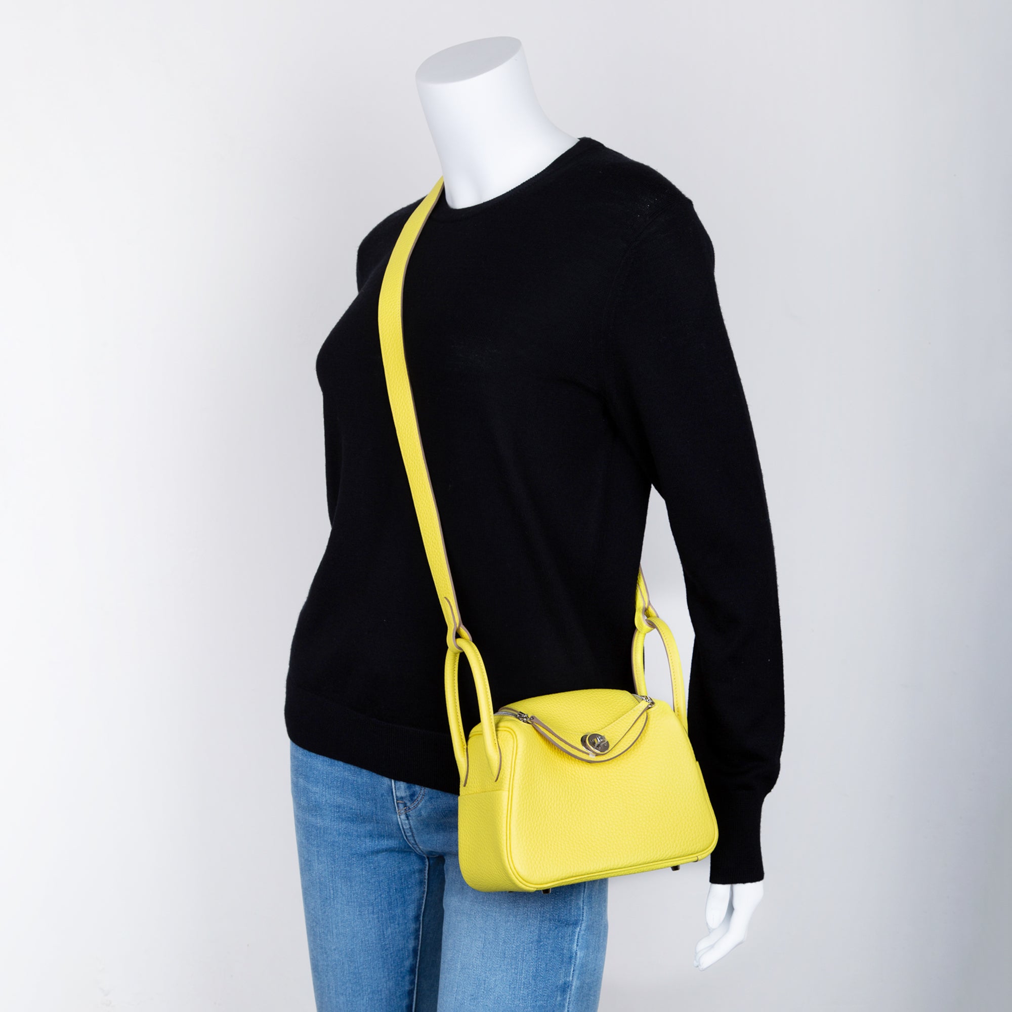 Hermes 2022 Lime Taurillon Clemence Mini Lindy 20 w/ Box & Receipt