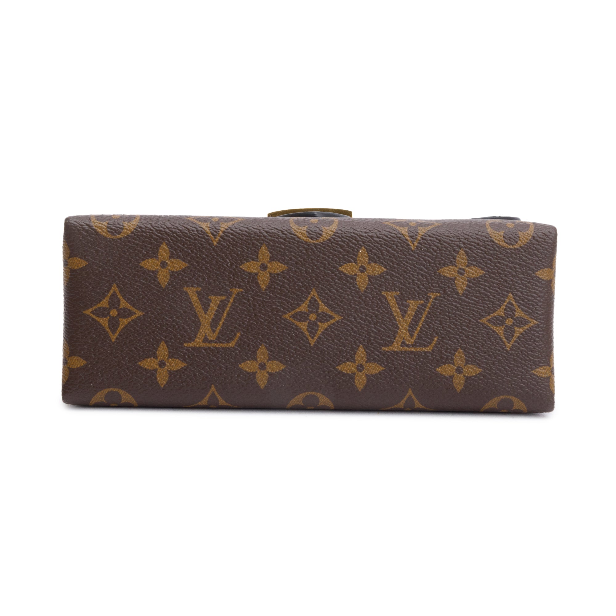 Louis Vuitton 2020 Monogram Locky BB w/ Strap