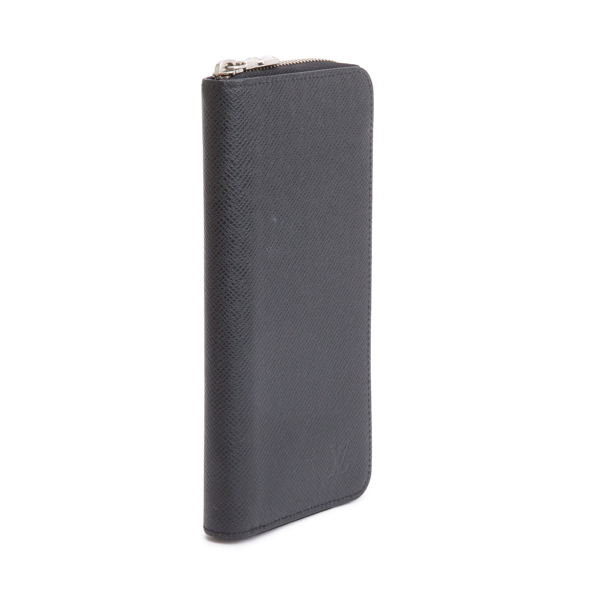 Louis Vuitton 2020 Taiga Leather Zippy Wallet Vertical w/ Box