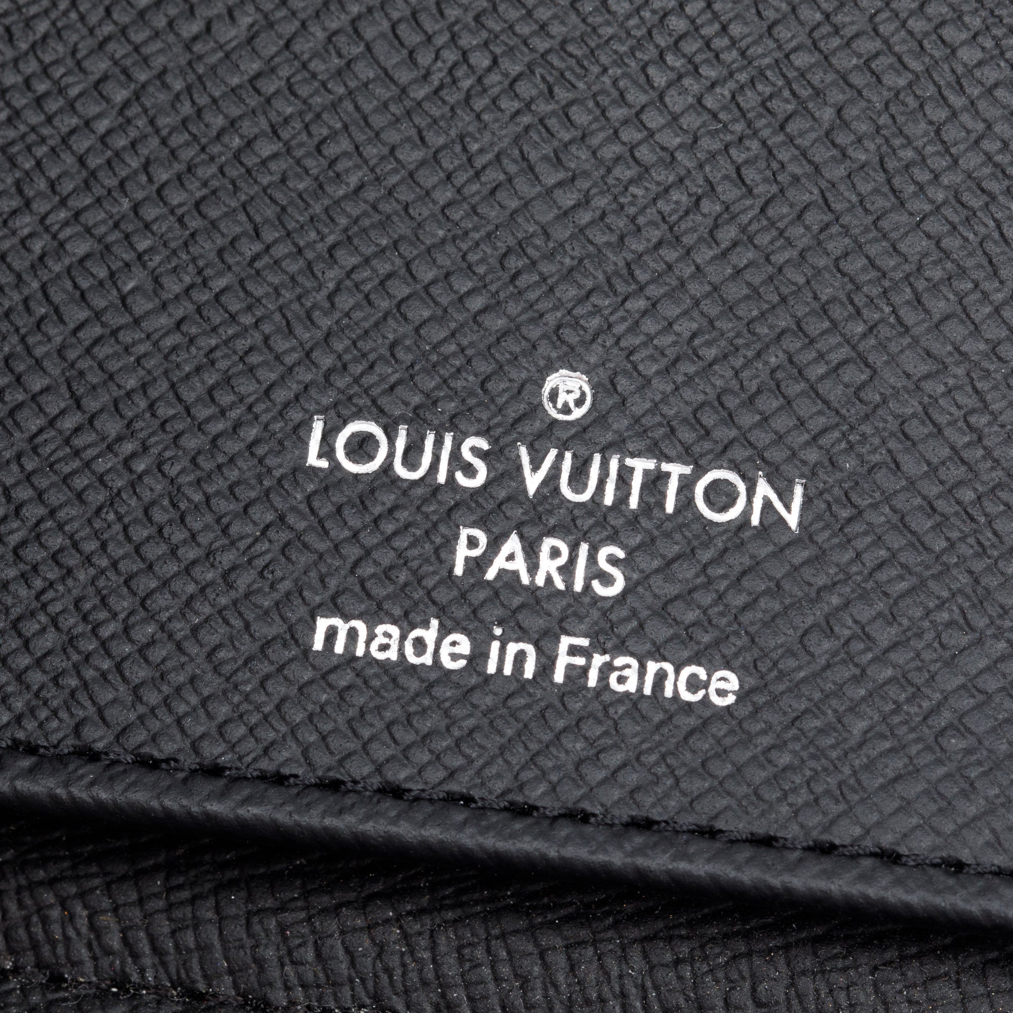 Louis Vuitton 2020 Taiga Leather Zippy Wallet Vertical w/ Box