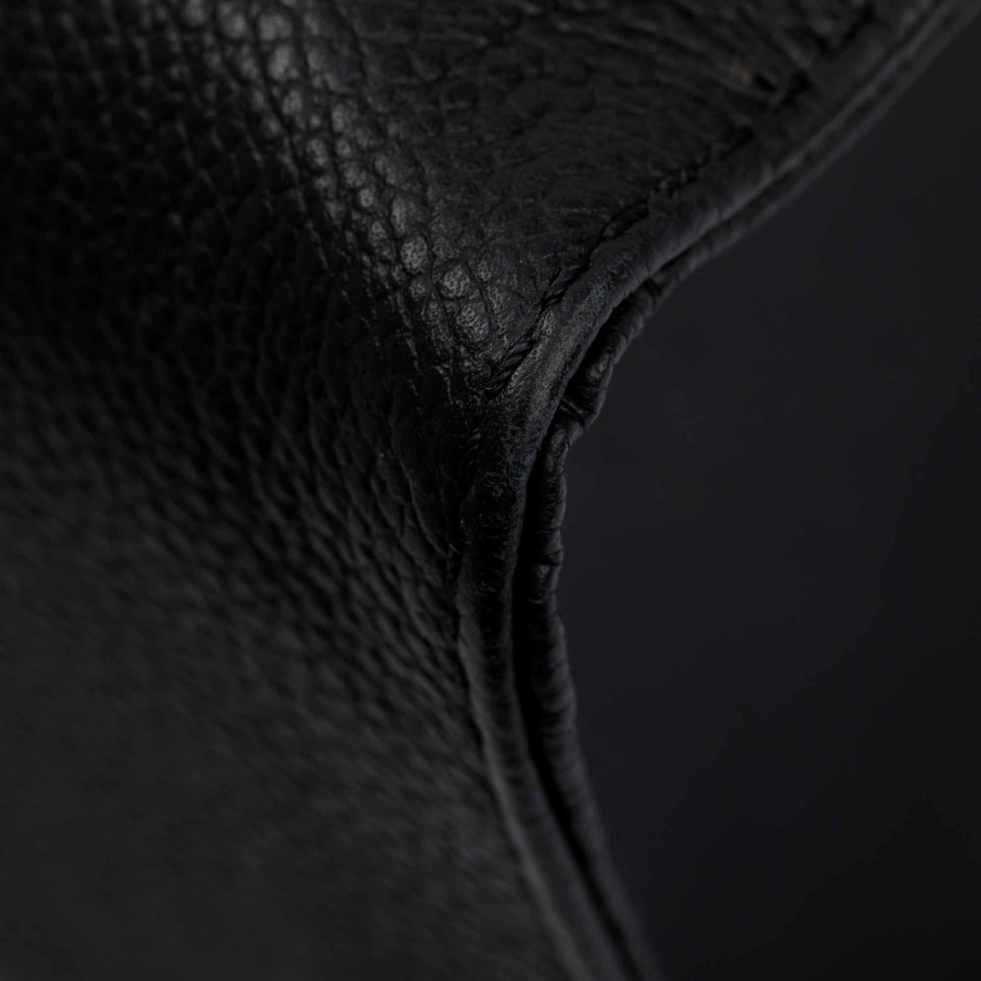 Louis Vuitton 2022 Black Empreinte Leather OnTheGo GM w/ Receipt