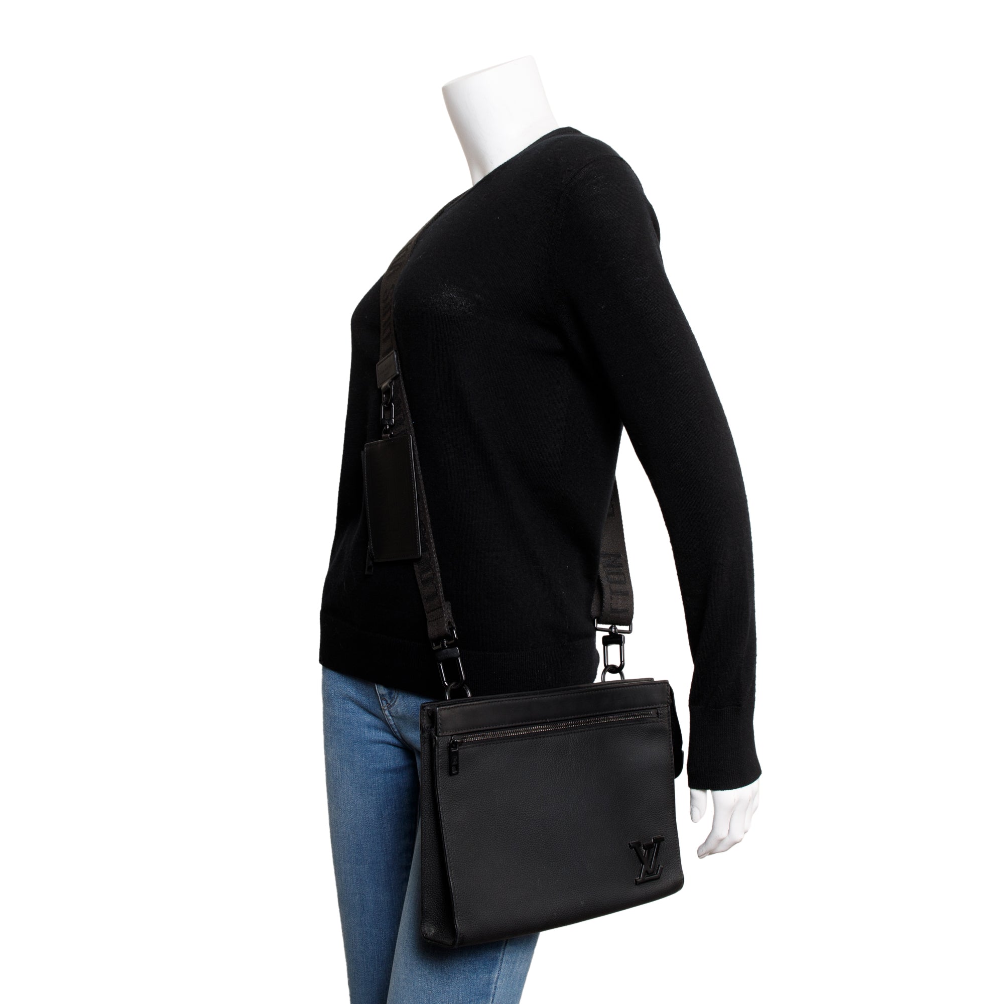 Louis Vuitton 2022 Black LV Aerogram Calfskin Leather Messenger Voyage w/ Receipt