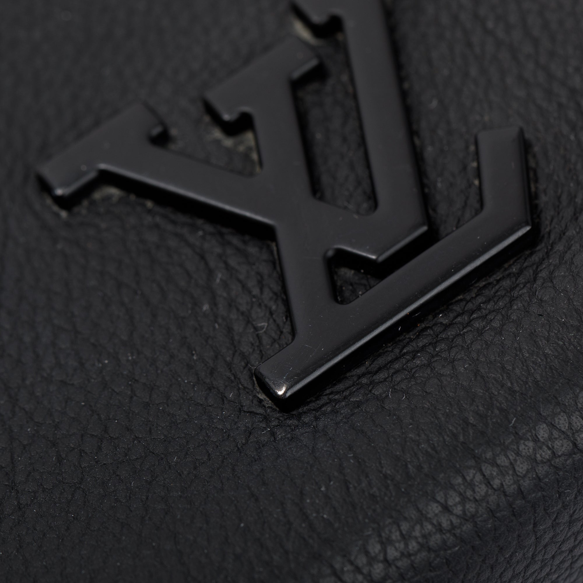 Louis Vuitton 2022 Black LV Aerogram Calfskin Leather Messenger Voyage w/ Receipt