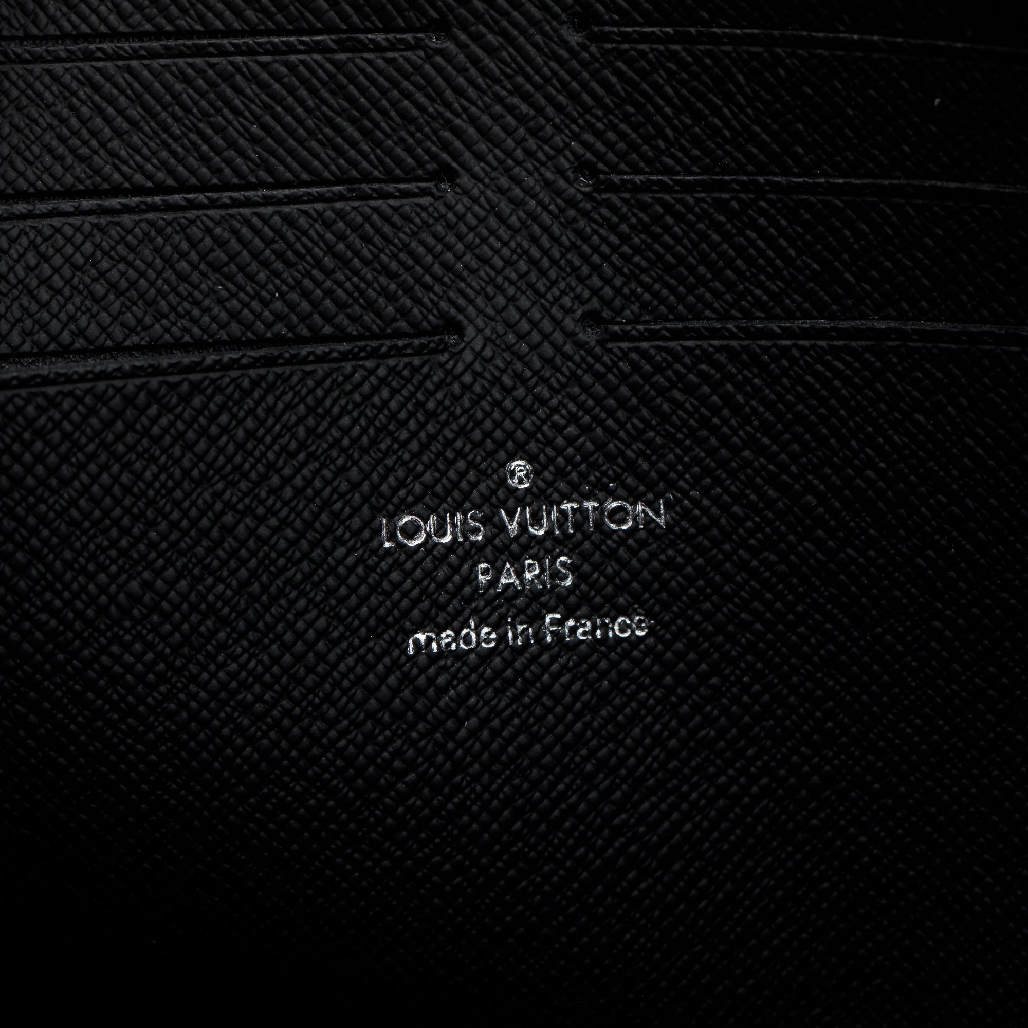 Louis Vuitton 2022 Black Taiga Leather Pochette Voyage