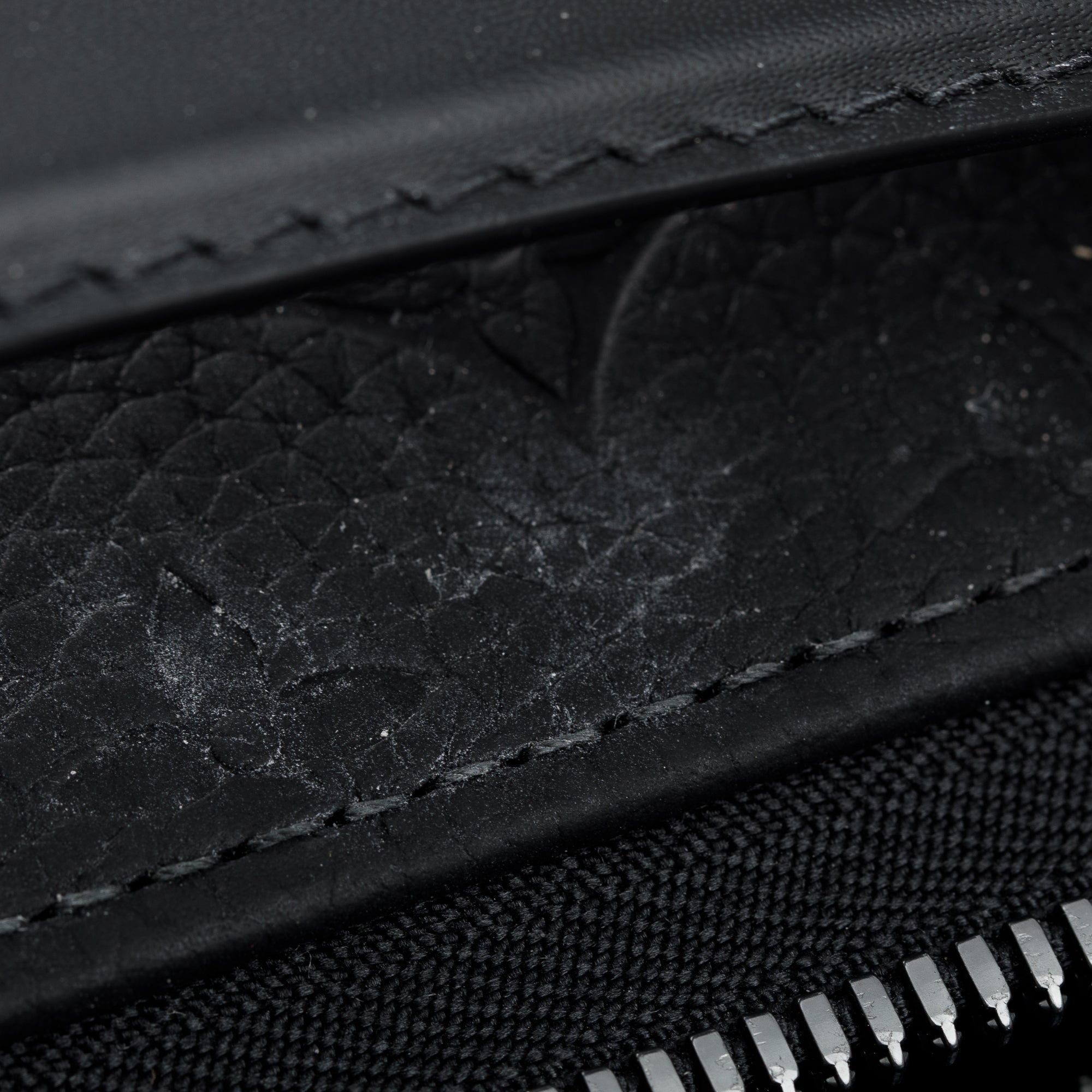 Louis Vuitton 2022 Black Taurillon Monogram Leather Horizon 55 Luggage w/ Box