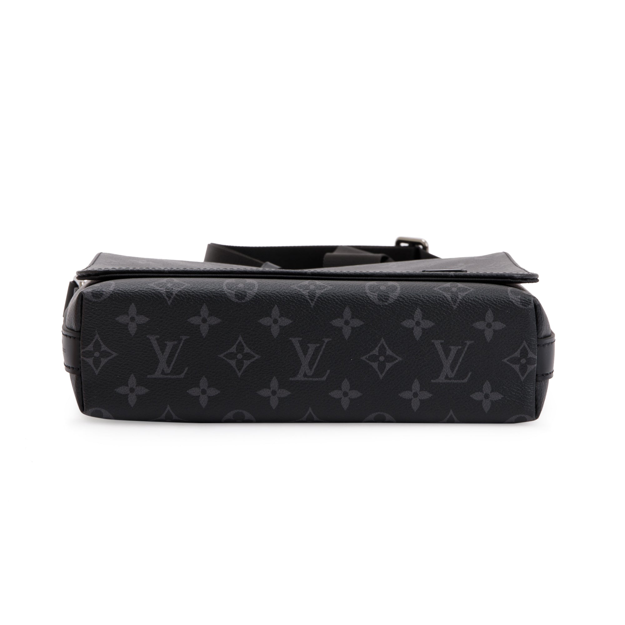 Louis Vuitton 2022 Monogram Eclipse District PM w/ Box