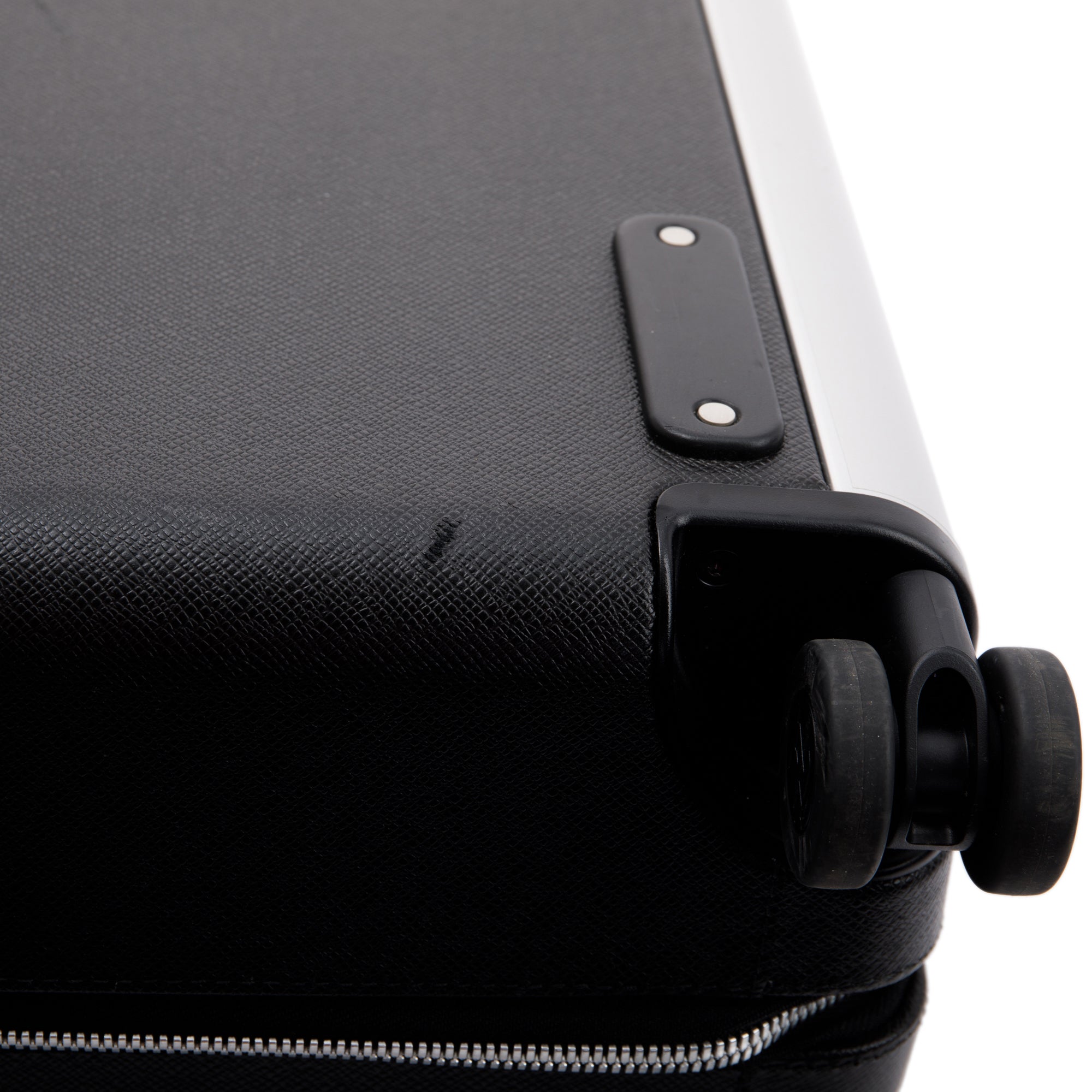 Louis Vuitton Black Taiga Leather Horizon 55 w/ Box & Receipt