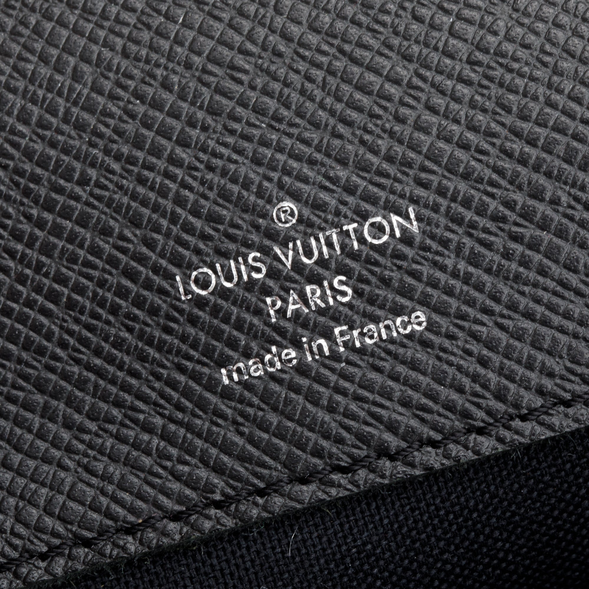 Louis Vuitton Black Taiga Leather Neo Belaia Clutch