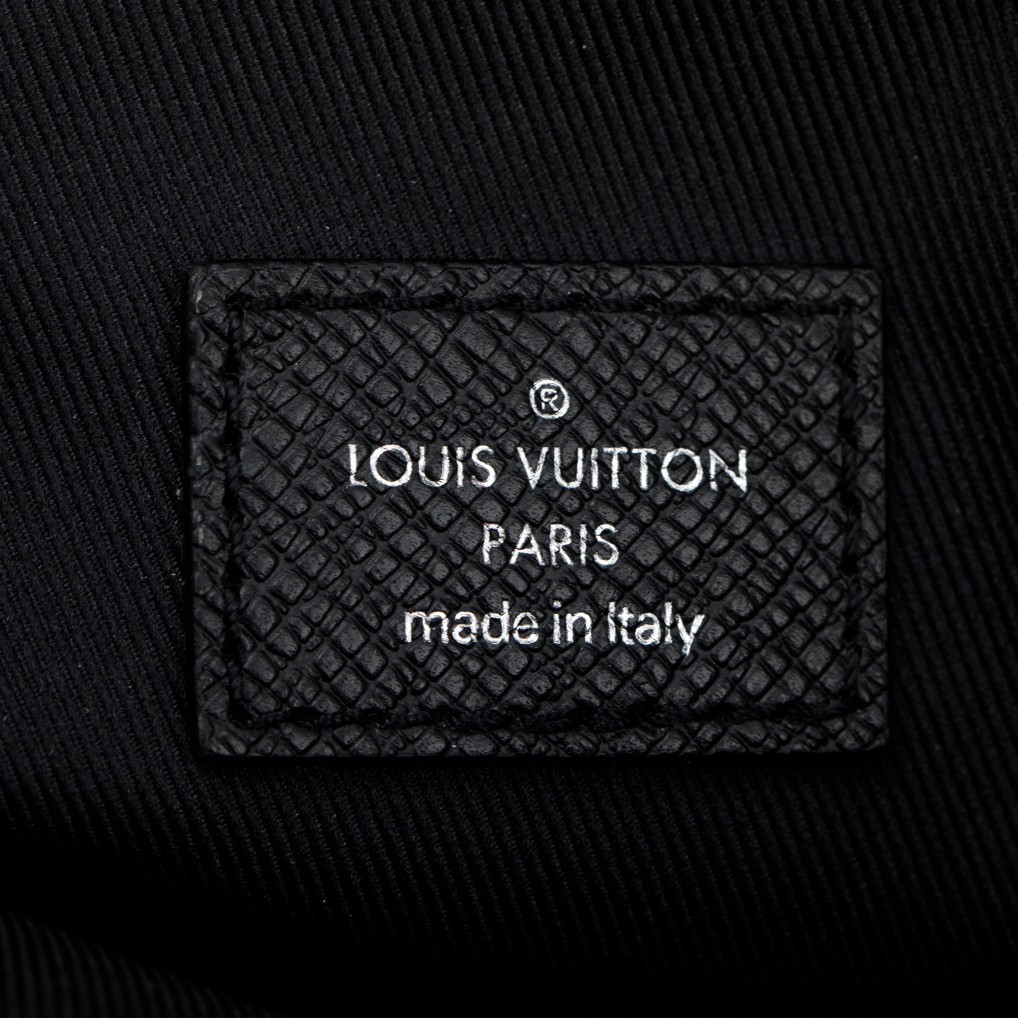 Louis Vuitton Black Taiga Leather Outdoor Messenger Bag