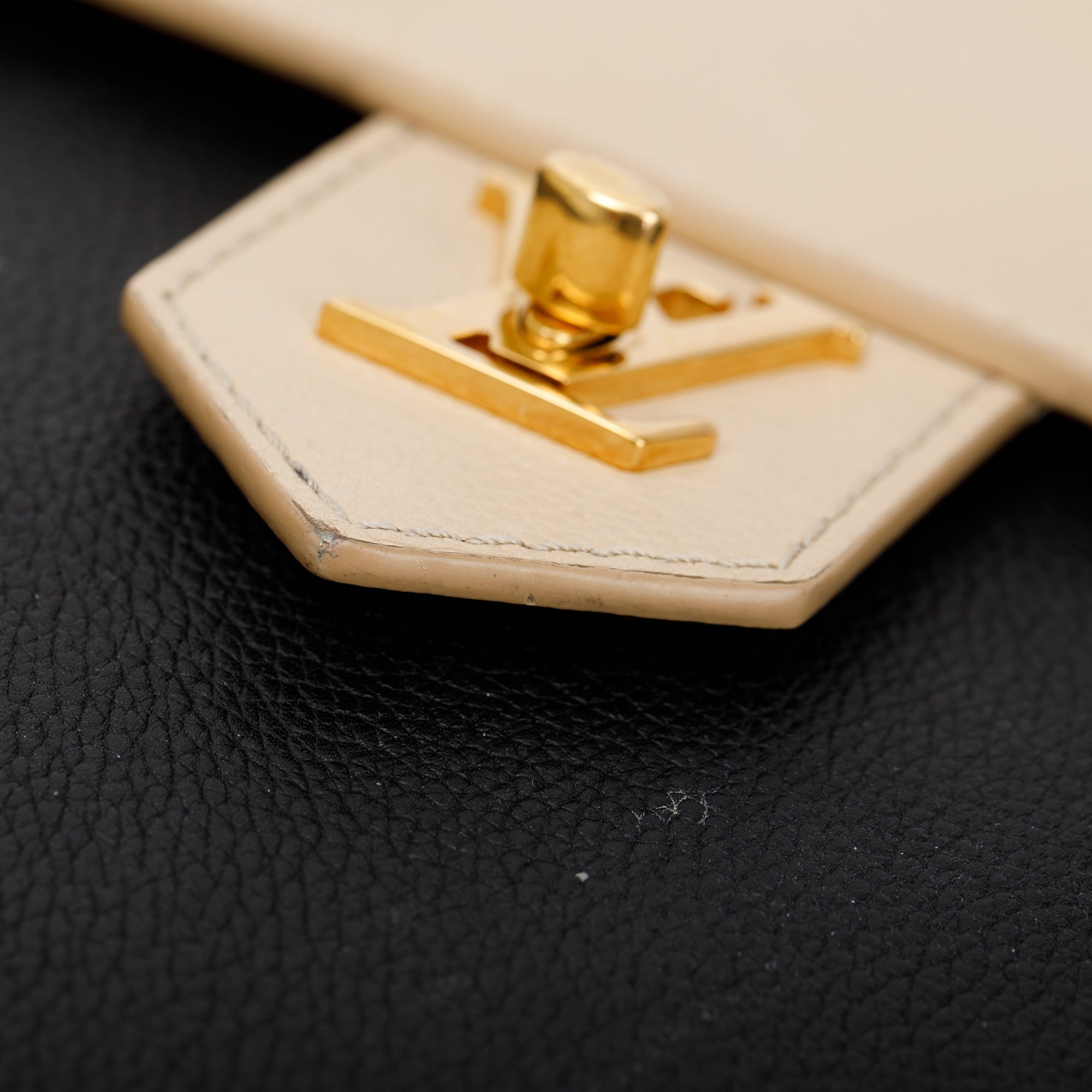 Louis Vuitton Black/Beige Calfskin Leather LockMe MM