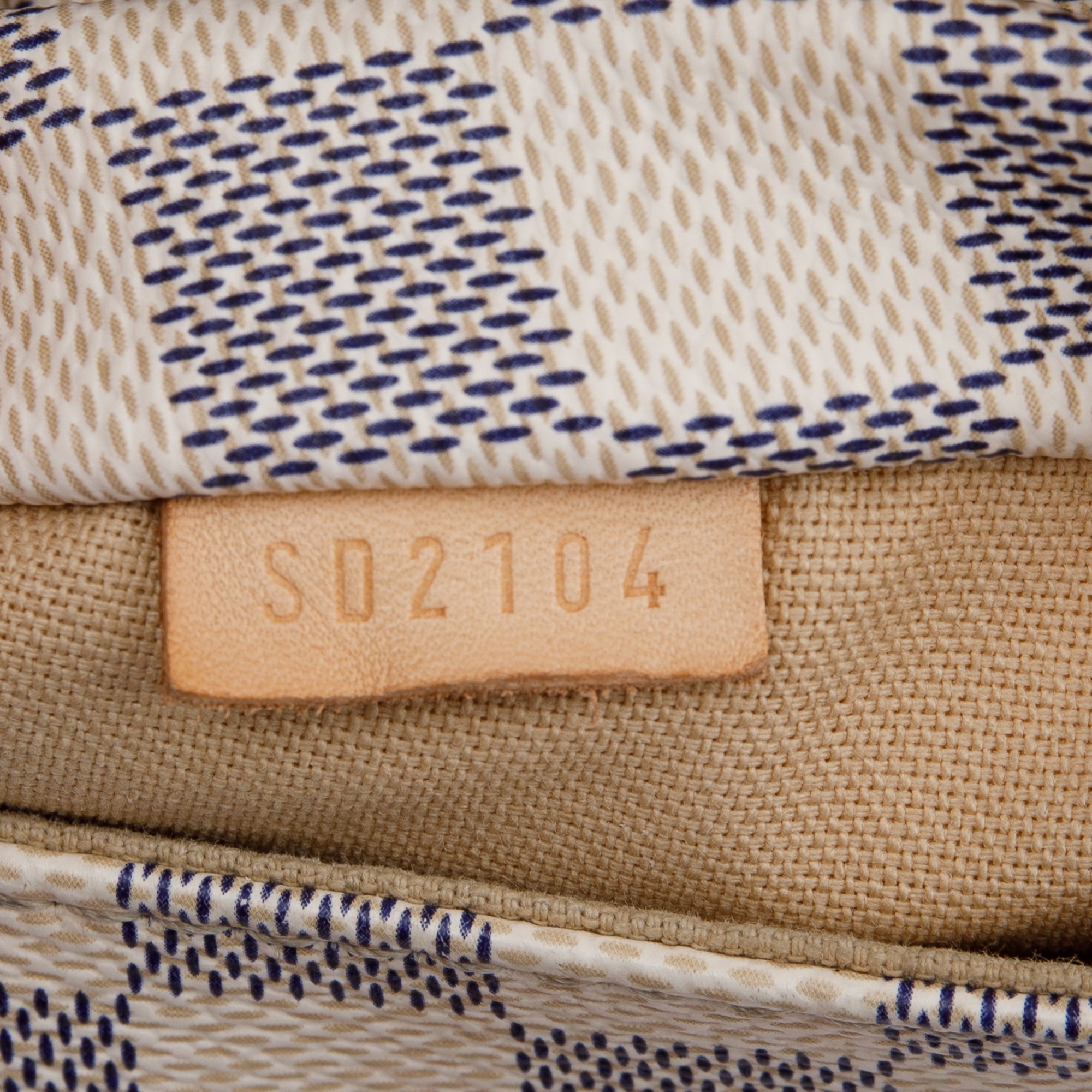 Louis Vuitton Damier Azur Totally MM