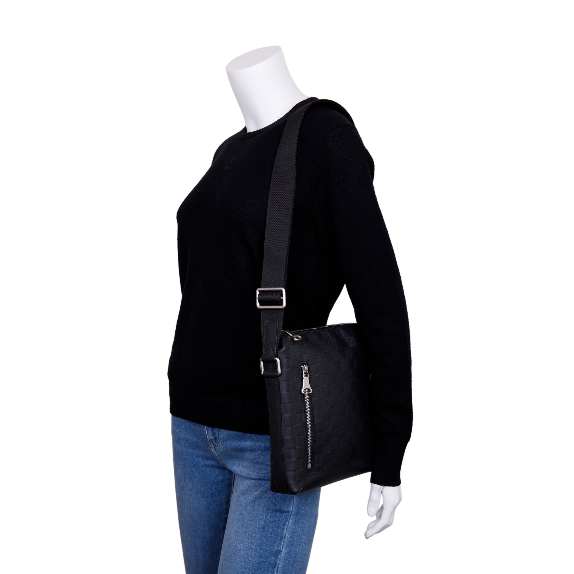 Louis Vuitton Damier Infini Discovery Messenger BB