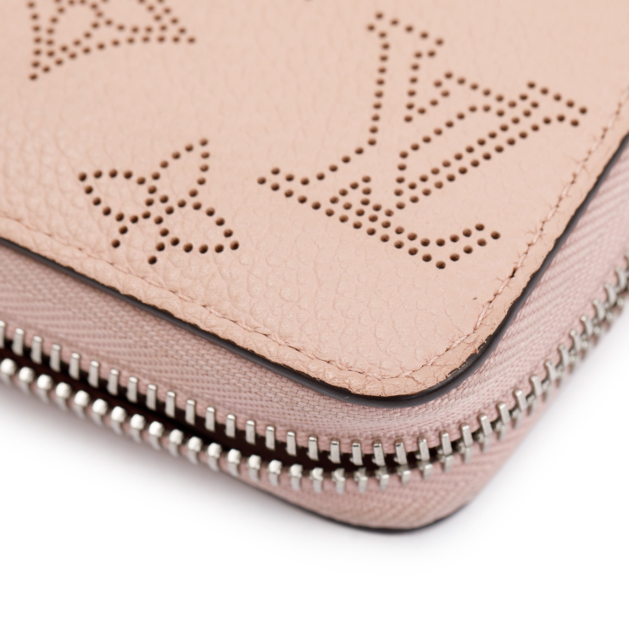 Louis Vuitton Galet Monogram Mahina Zippy Wallet