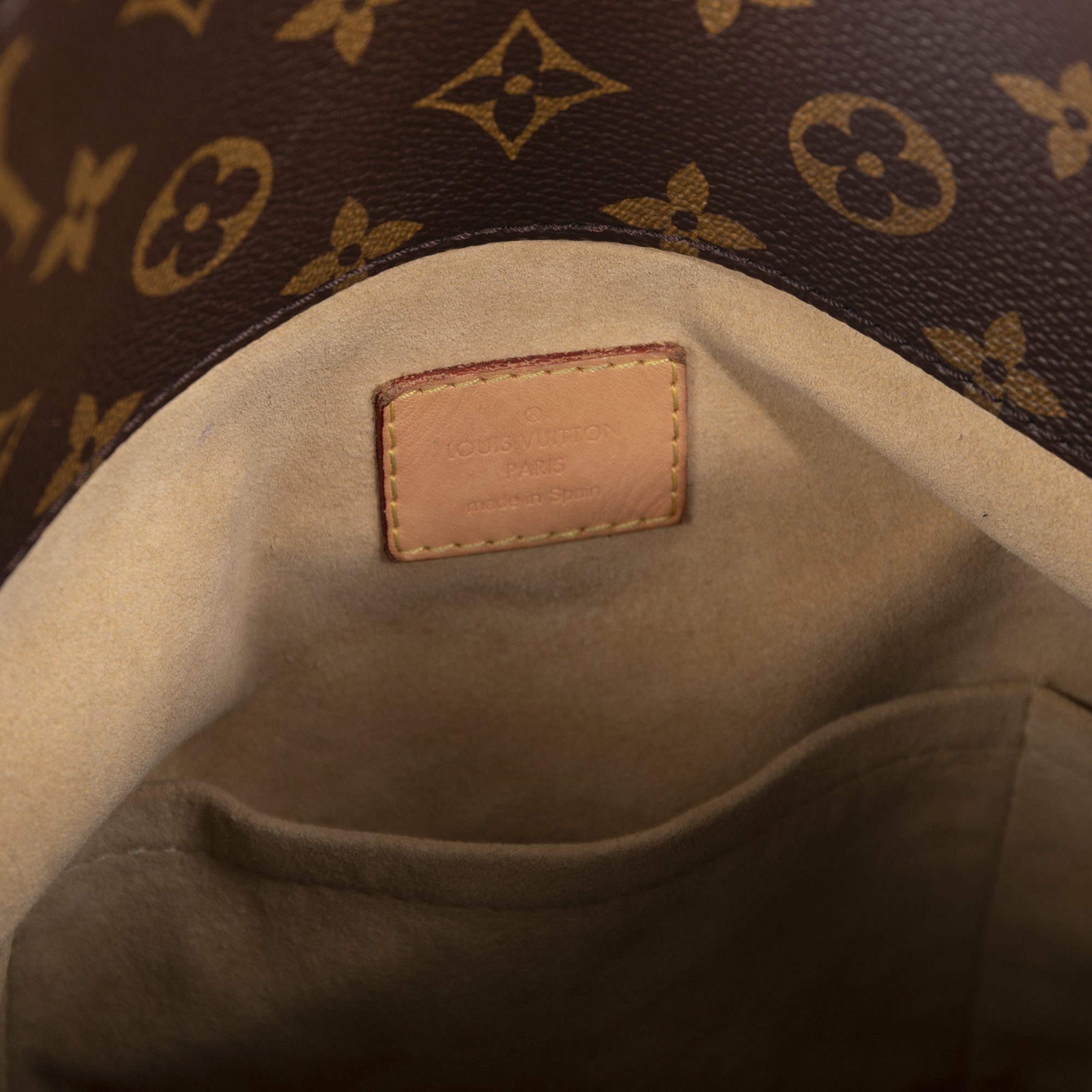 Louis Vuitton Monogram Artsy MM