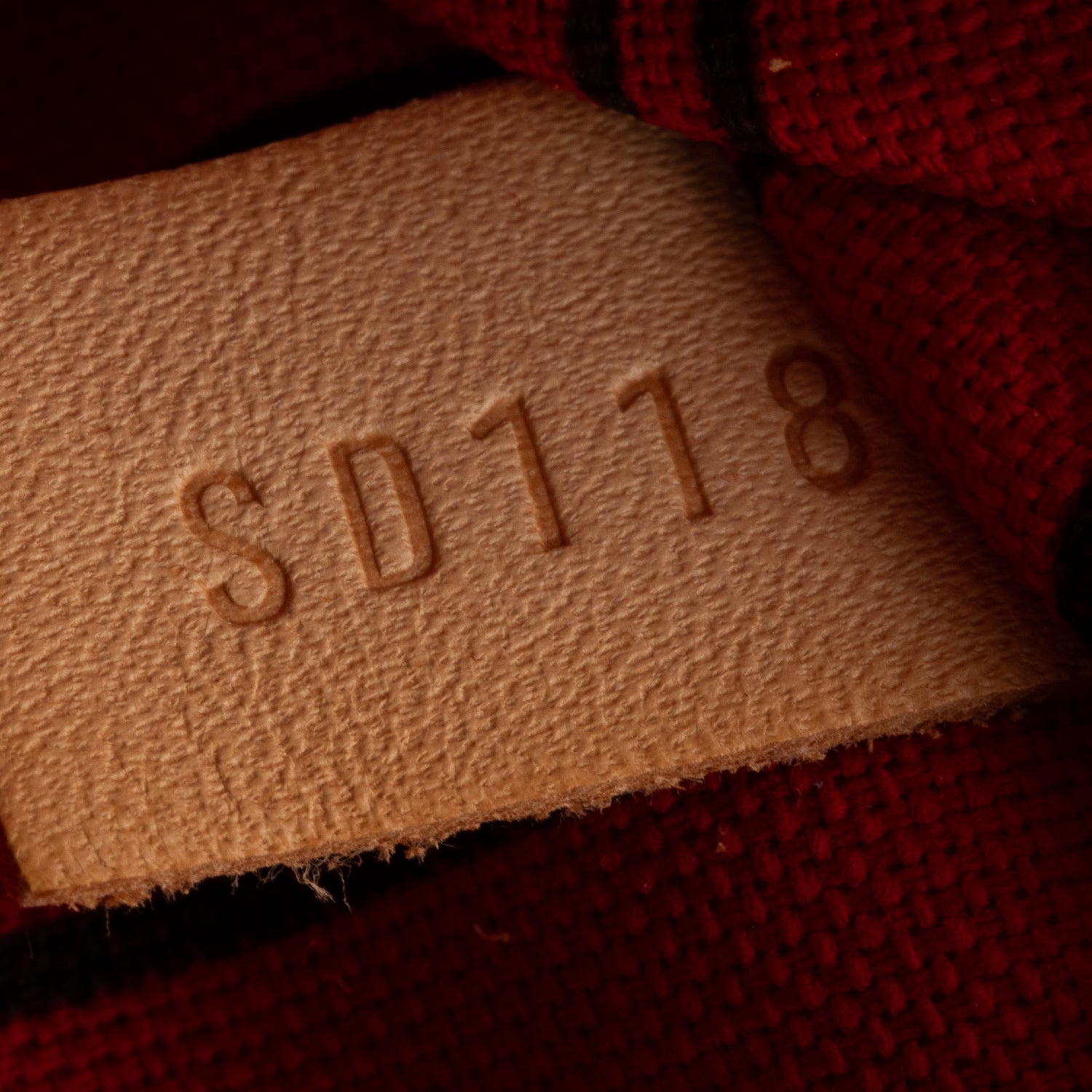 Louis Vuitton Monogram Neverfull MM w/ Pouch