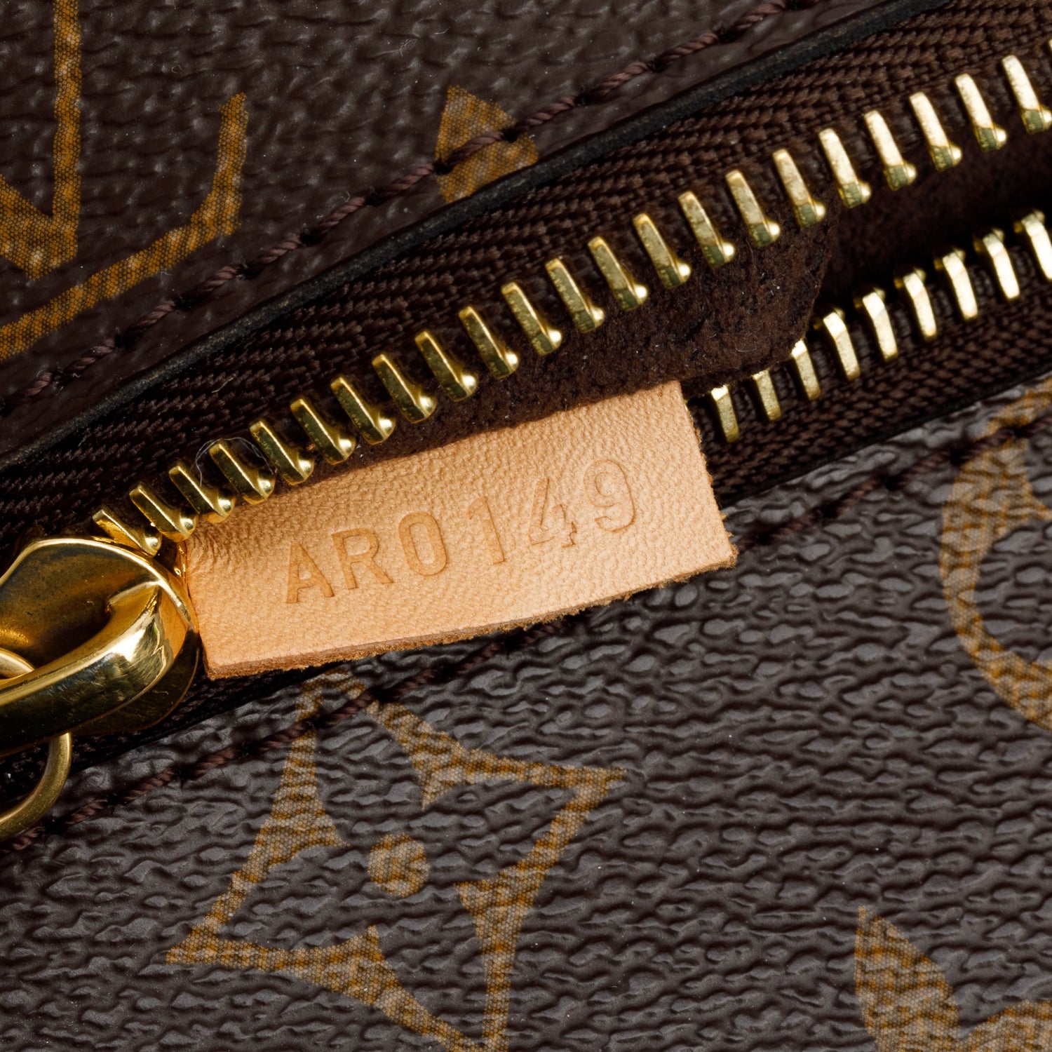 Louis Vuitton Monogram Pochette Metis w/ Strap