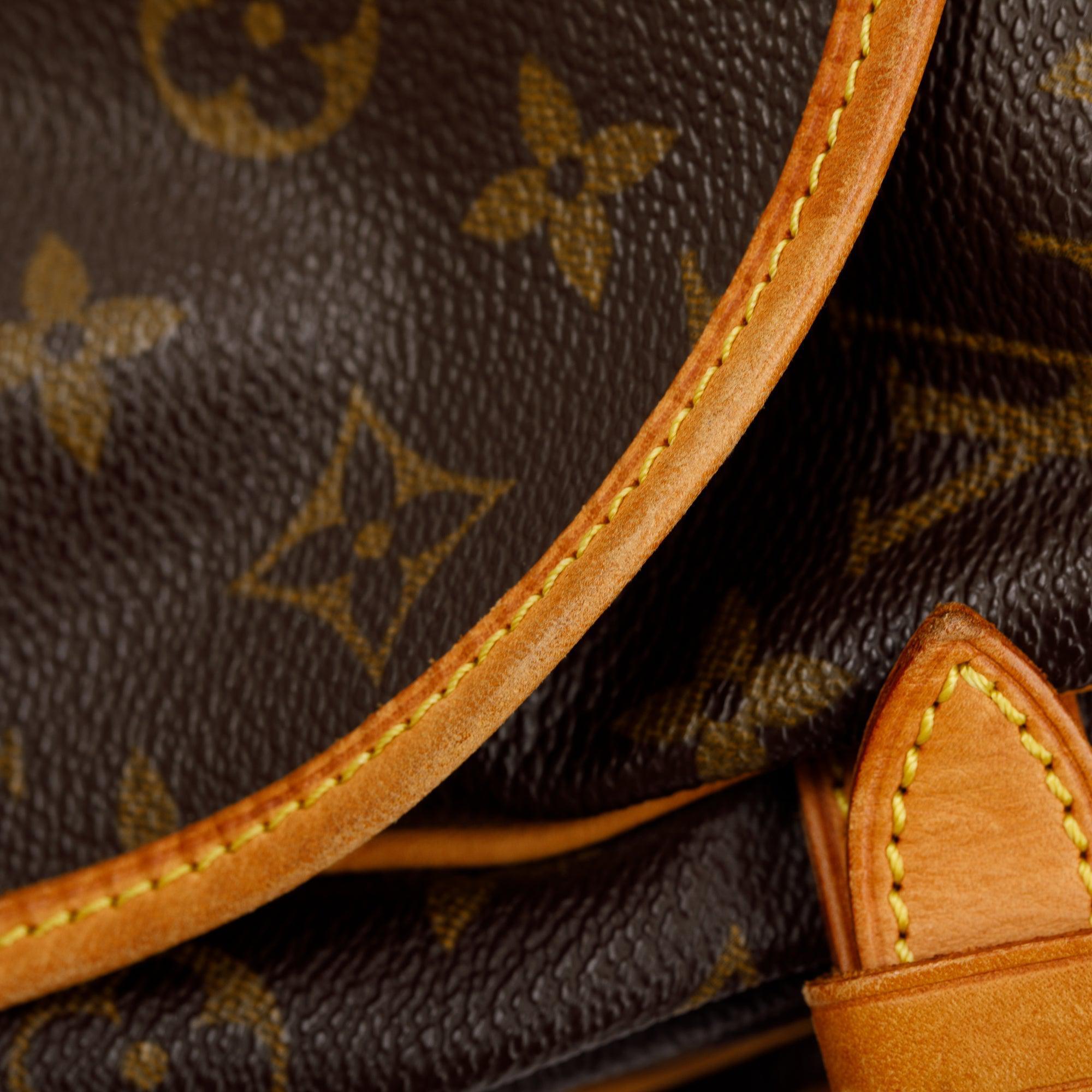 Louis Vuitton Monogram Saumur 25 Crossbody Bag