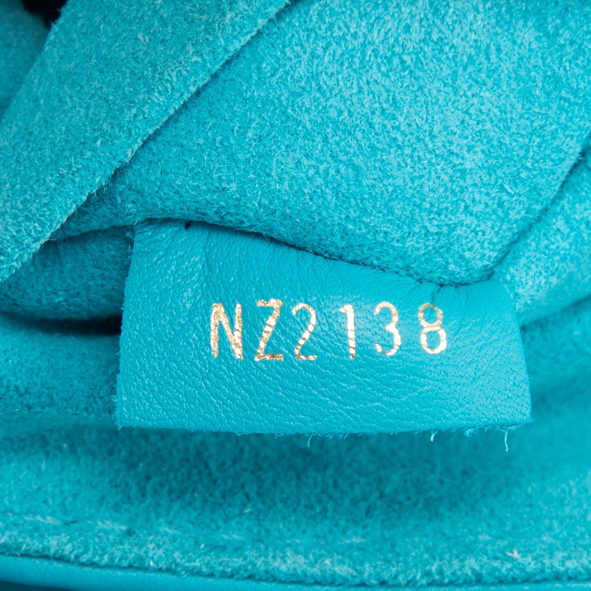 Louis Vuitton New Wave Chain-Bag MM