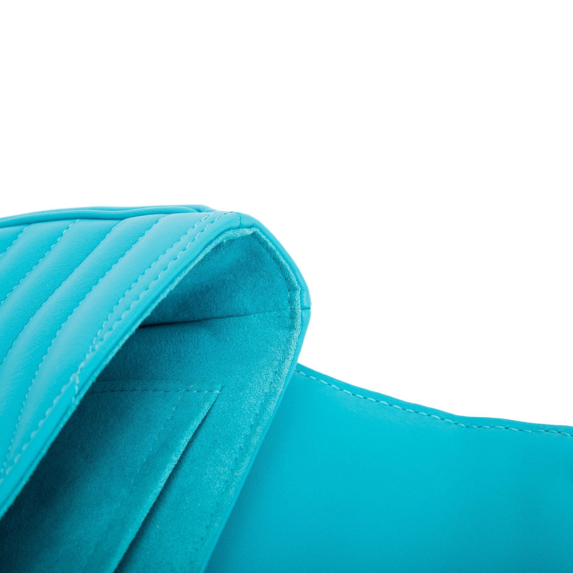 Louis Vuitton New Wave Chain-Bag MM