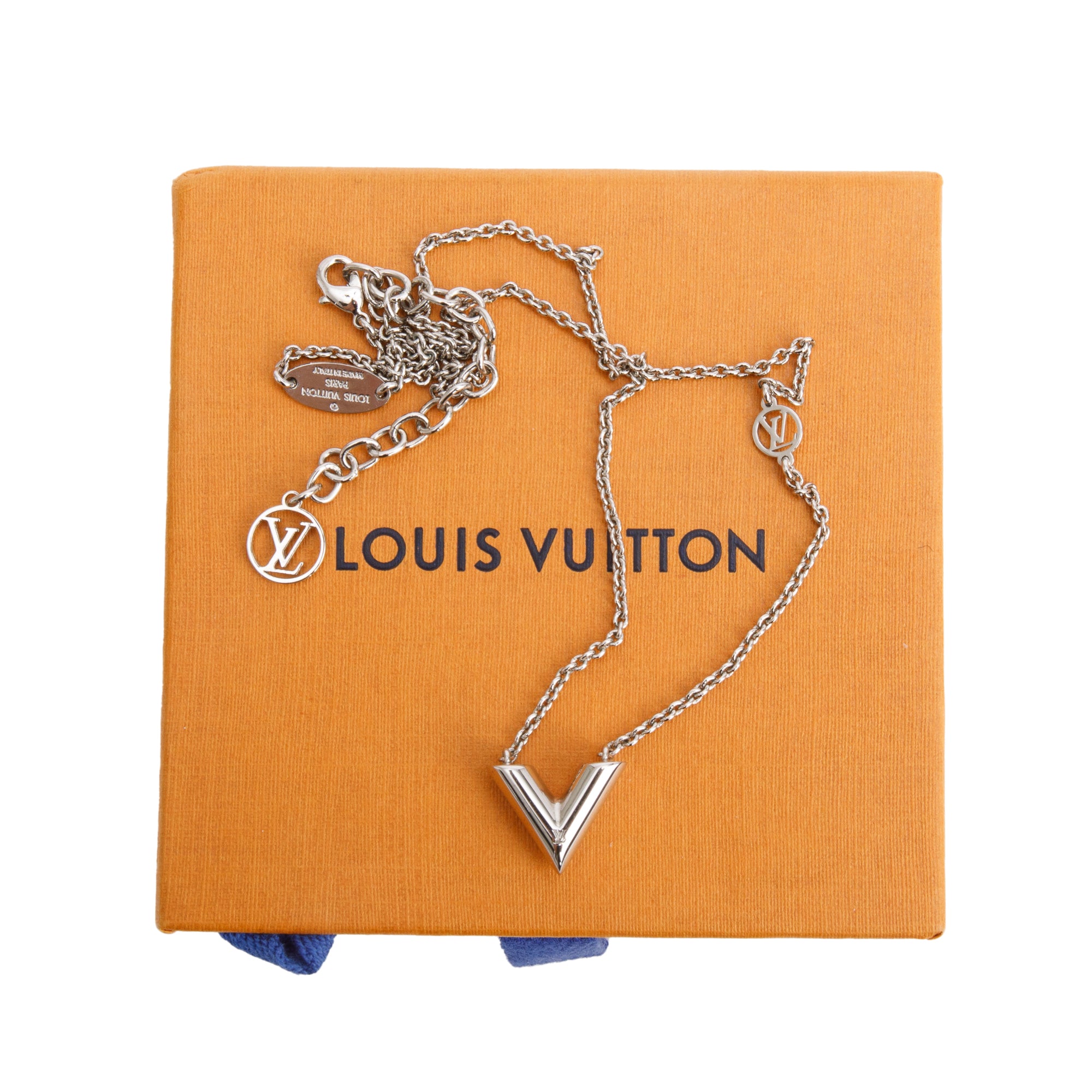 Louis Vuitton Palladium Plated Essential V Supple Pendant Necklace w/ Box
